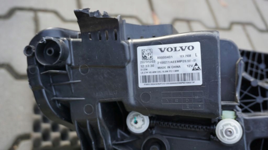 VOLVO EX30 - light LED left front
