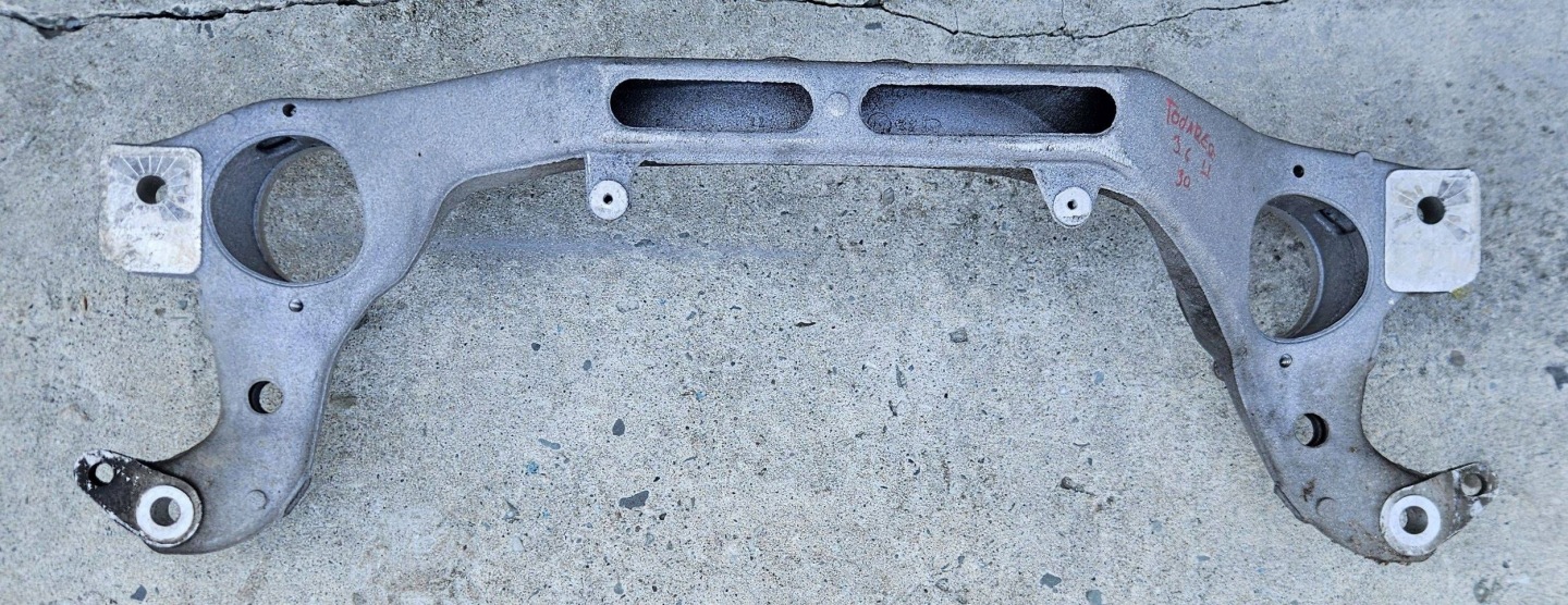 Volkswagen Touareg II 2 7P0 Support plaque Moteur