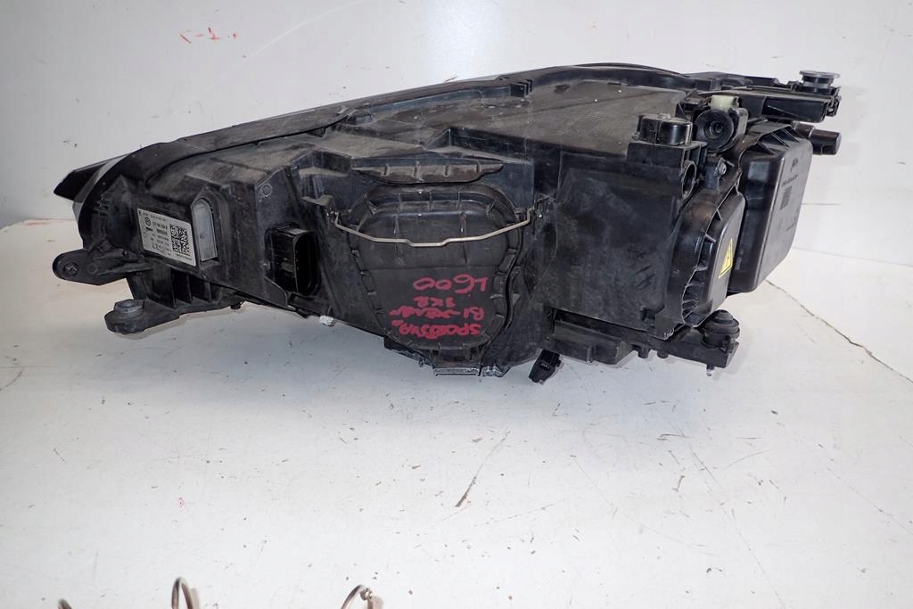 light front right VW GOLF SPORTSVAN BI-XENON