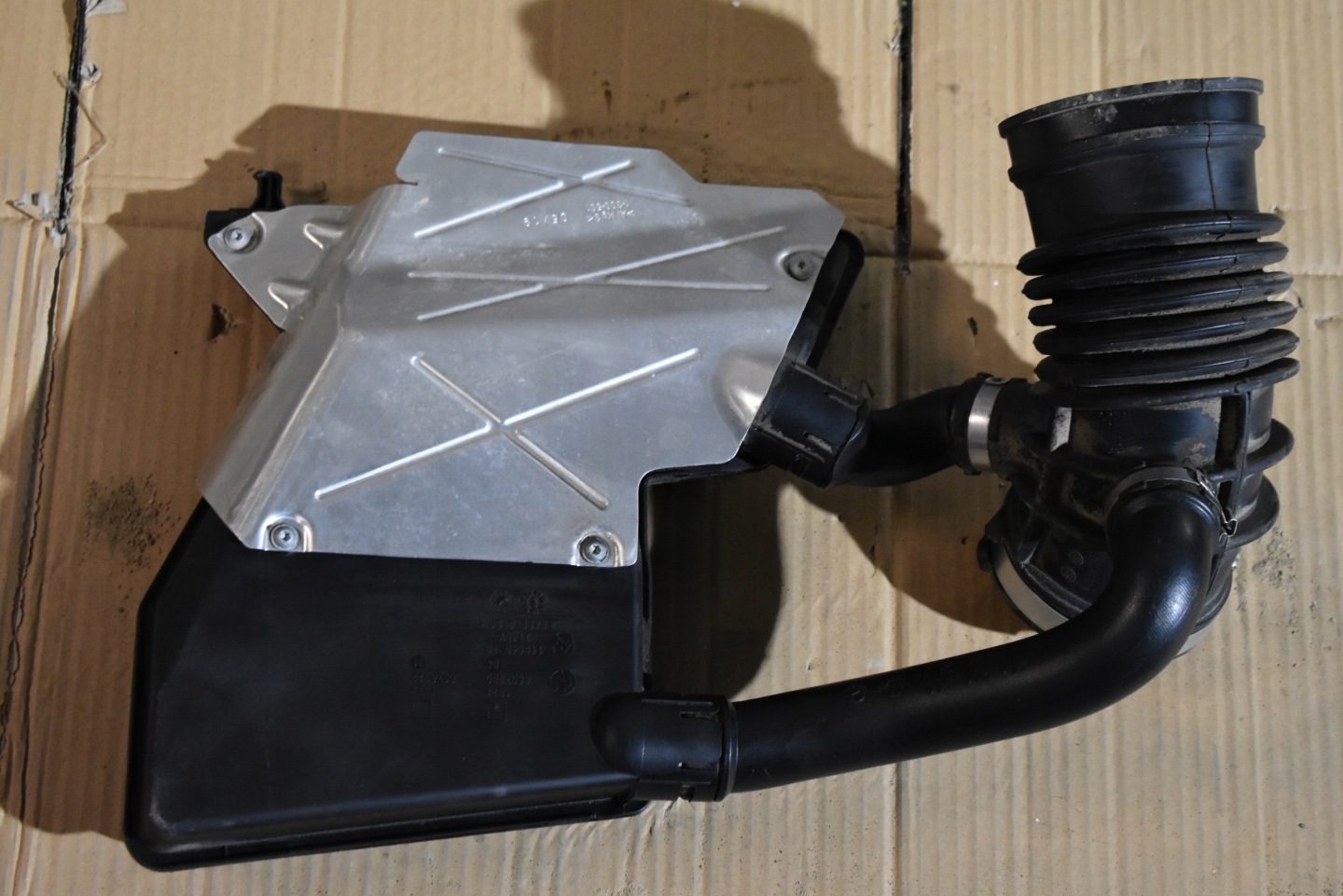 IDEALNY REZONATOR KPL. BMW G05 G06 G07 G11 G12 1