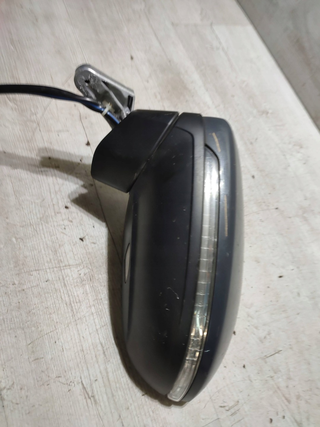 Volkswagen Touran III 2020 front side left mirror 9 pin