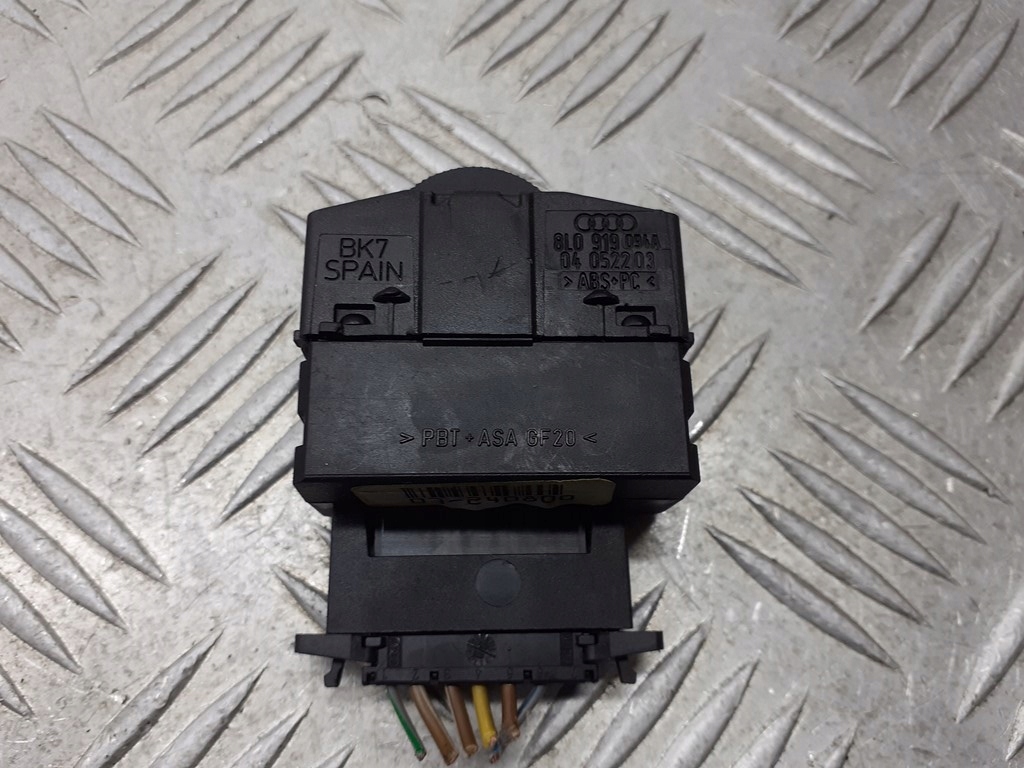 switch control of the lights AUDI A3 8L0 919 094A
