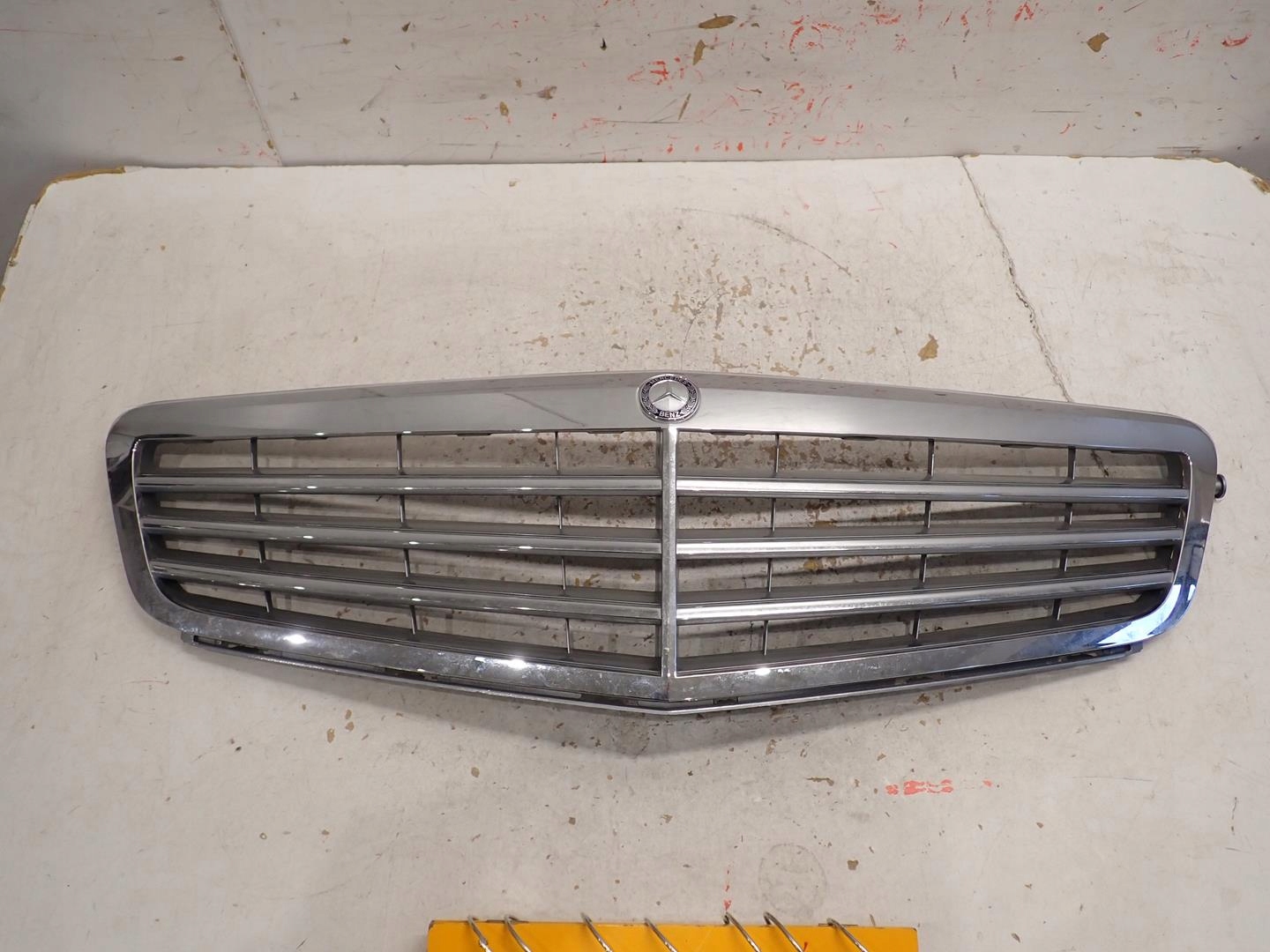 Grill MERCEDES C-KLASA W204 2007-2011 A2048801483