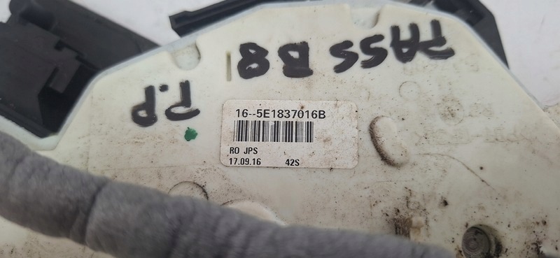 lock door right front VW PASSAT B8 5E1837016B