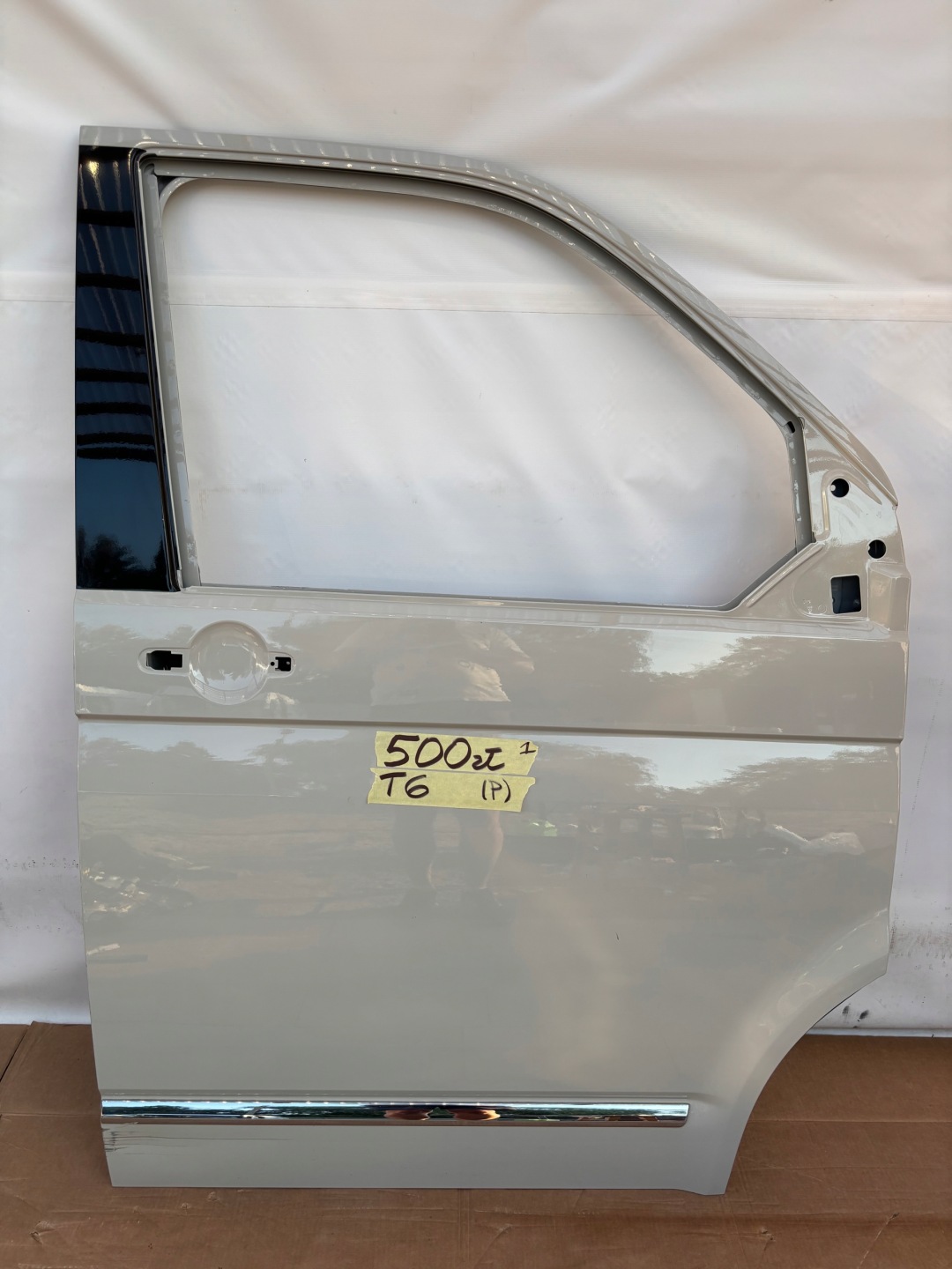 VW T6 TRANSPORTER MULTIVAN 15- door front right BEZOWE chrom