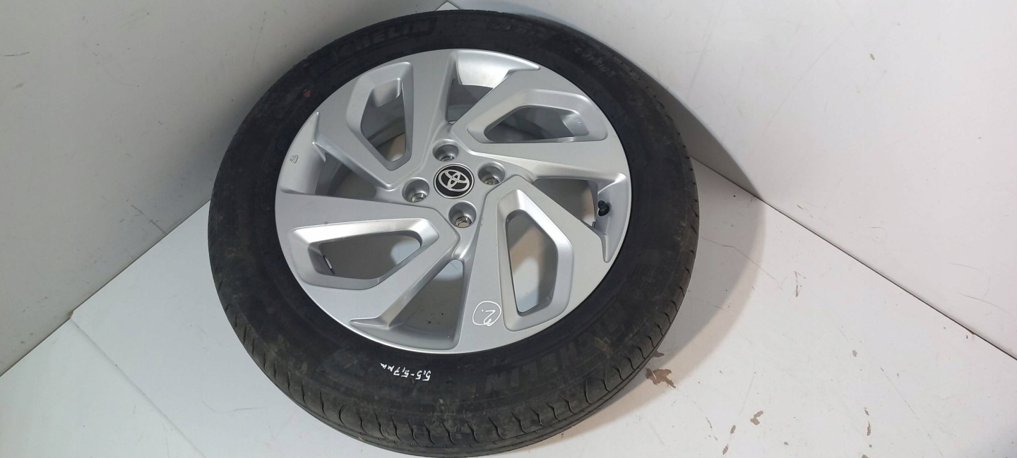 Toyota Aygo X wheels discs aluminium R17