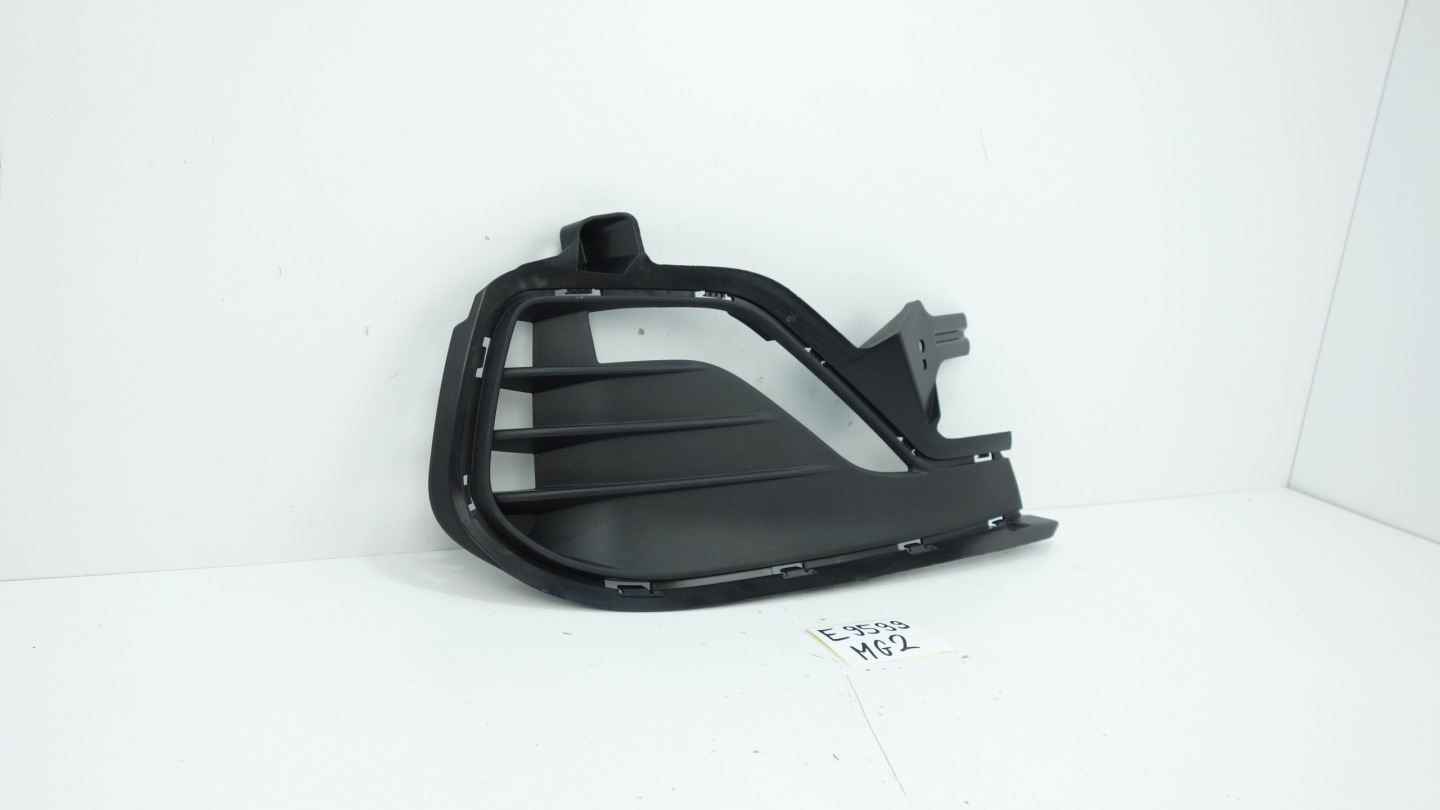 HYUNDAI I30 III FASTBACK 2017- grille grid of a bumper right front