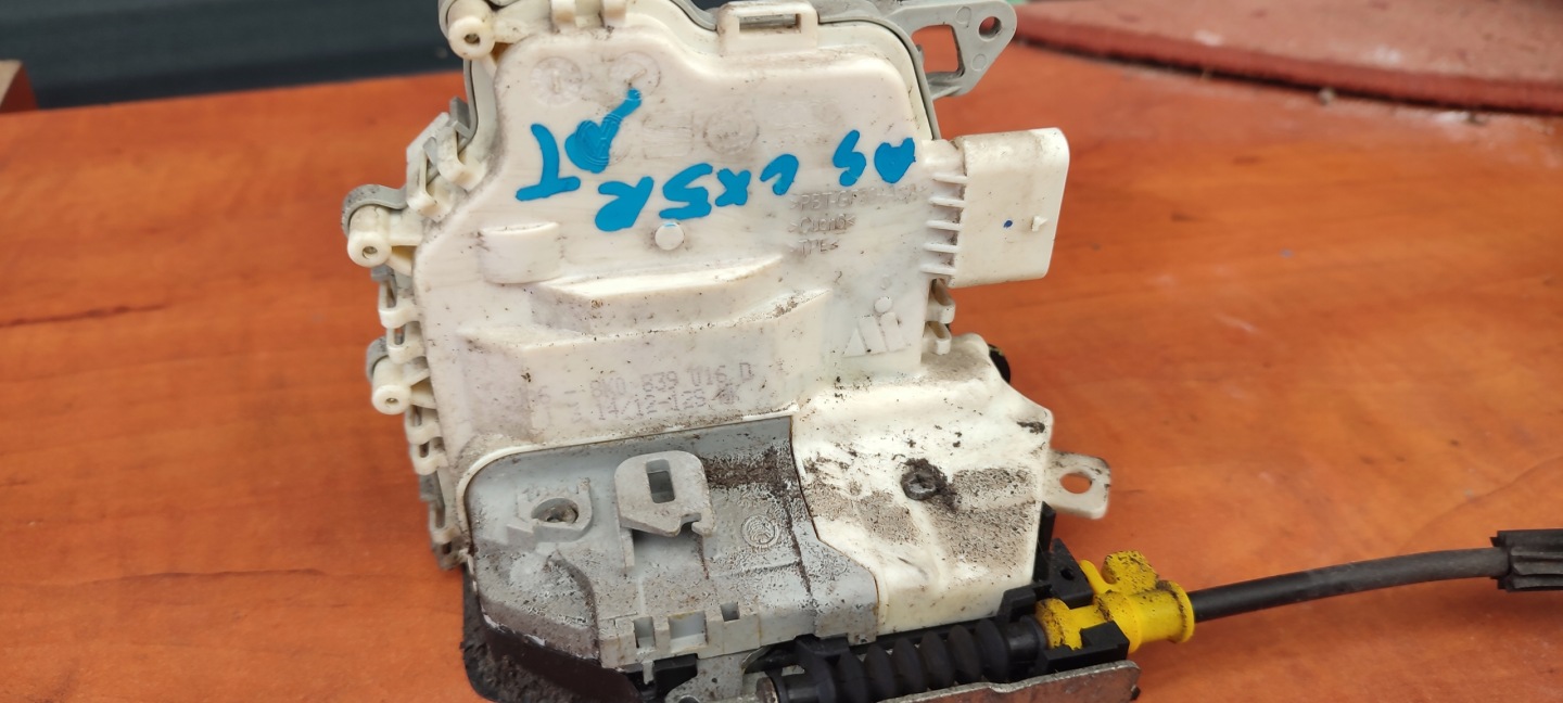 lock door right rear part S4 B8 A4 A5 Q5 8K0839016D