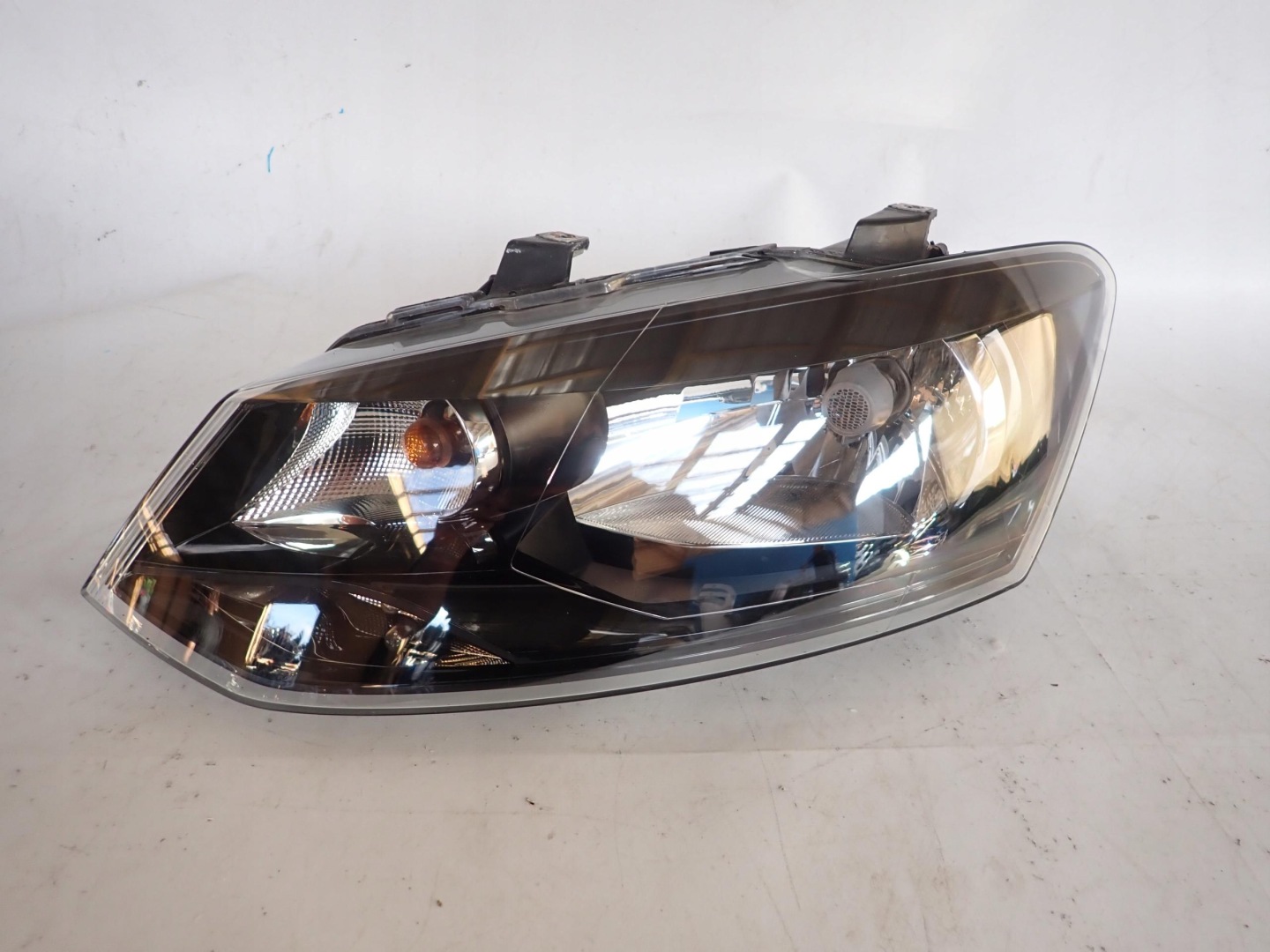 VW POLO V 6R 09- light left front front 6R1941015E