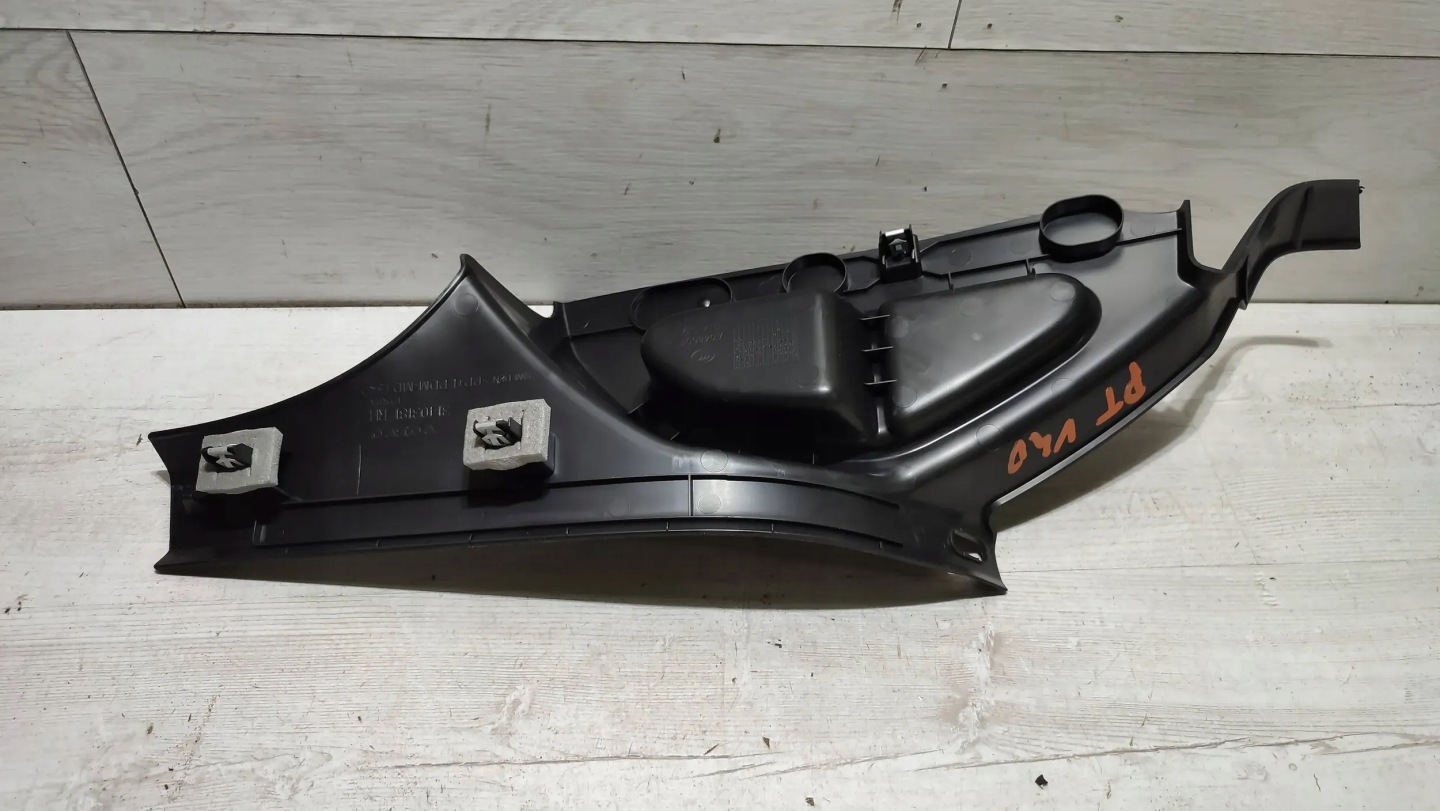 Volvo V40 II 2018r right side rear part mouldings threshold, caps