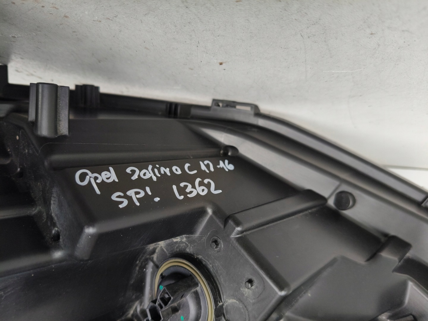 light right REFLEKTOR OPEL ZAFIRA C 12-16