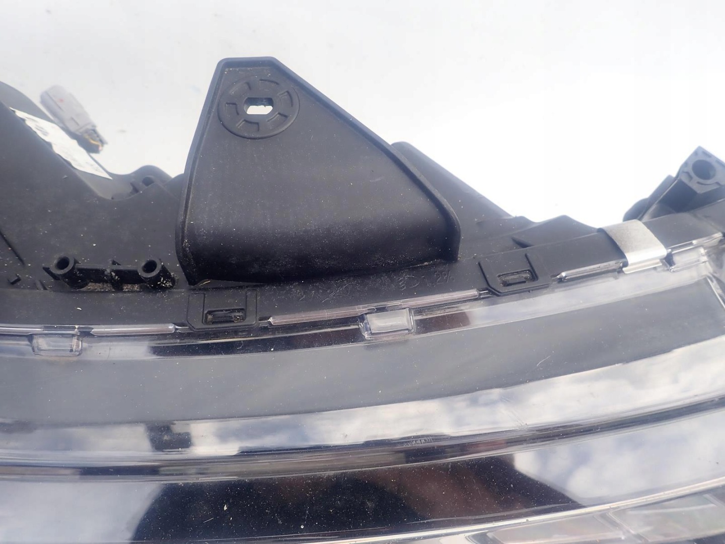 MITSUBISHI OUTLANDER LIFT 18- light front right