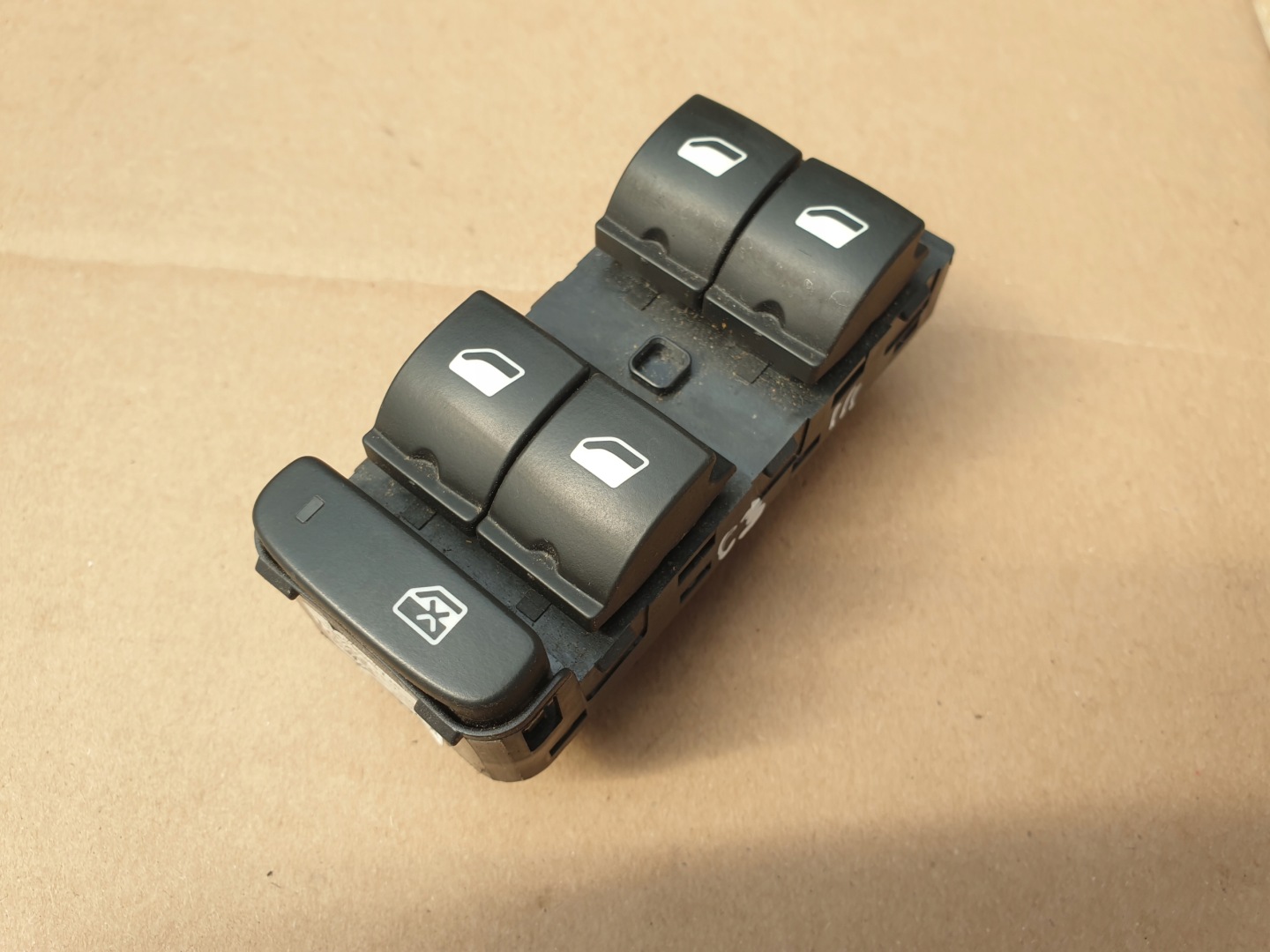 Bouton EL. Vitre CITROEN C3 III 2016- 98148907ZD