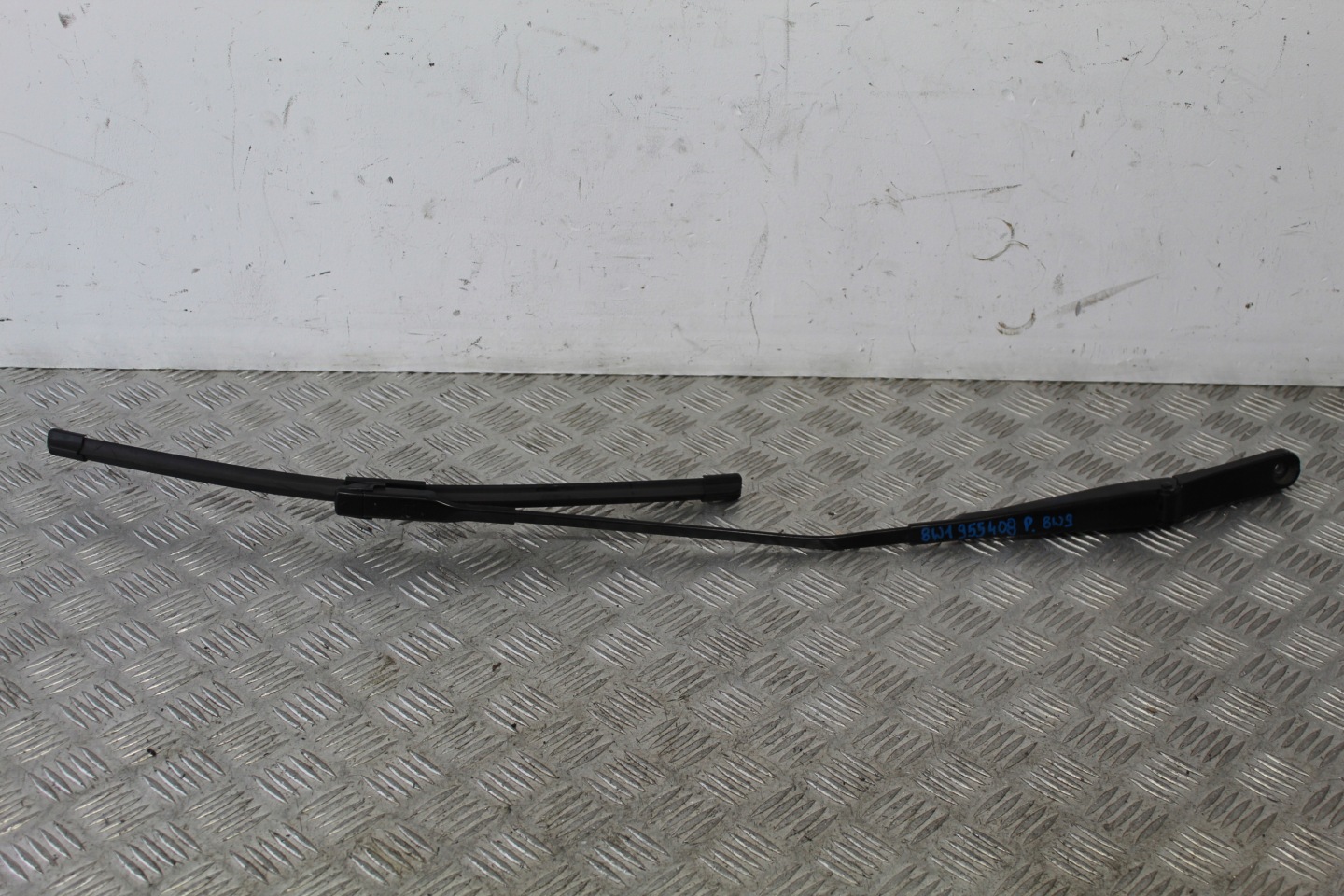 wiper arm right AUDI A4 B9 8W0 8W9