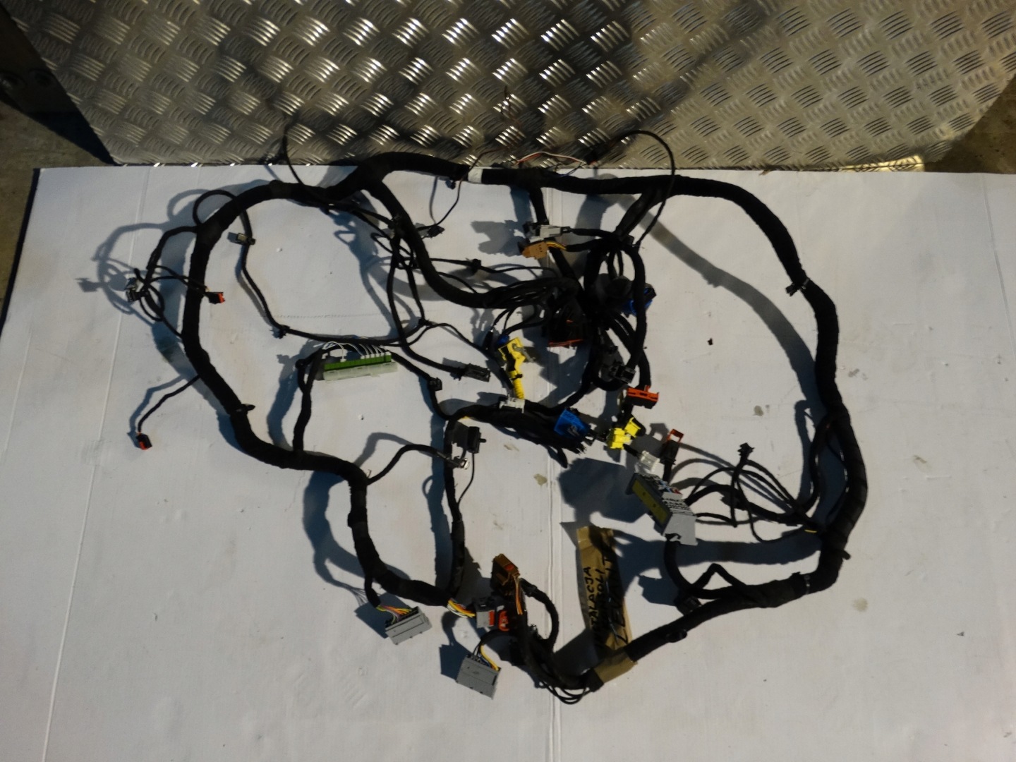 IDEALNA CÂBLAGE CONSOLE MASERATI LEVANTE 1