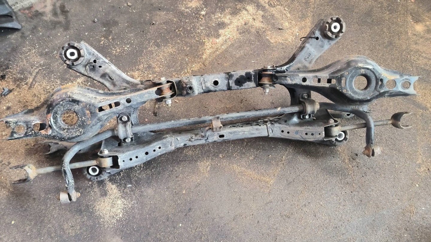 träger / Achsträger heck LEXUS ES300H VII