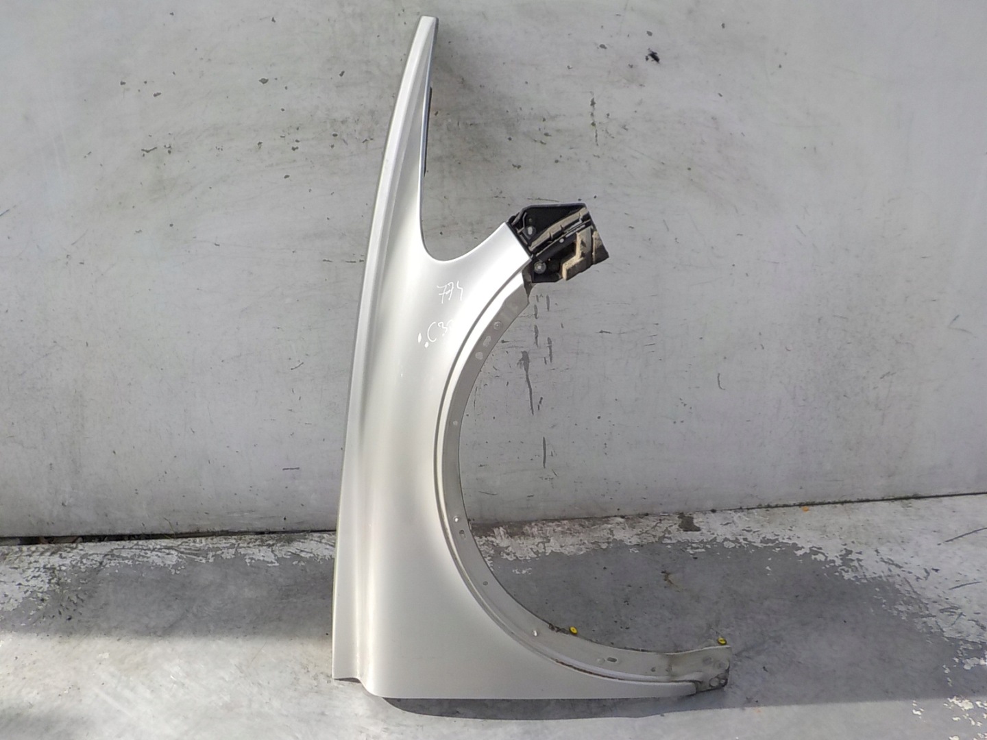 774 VOLVO C30 fender right front front 774
