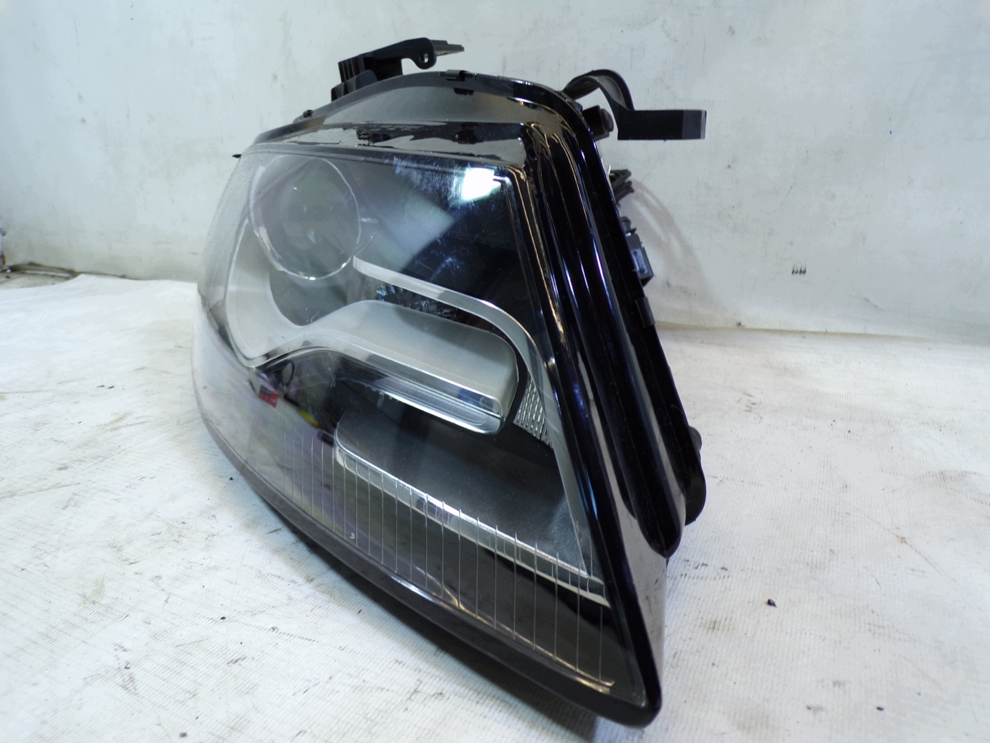 light front front right AUDI A4 B8 XENON (K1)