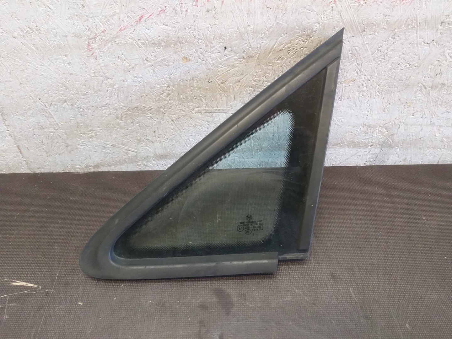 WINDOW LEFT FRONT VW CADDY 15- 2K5