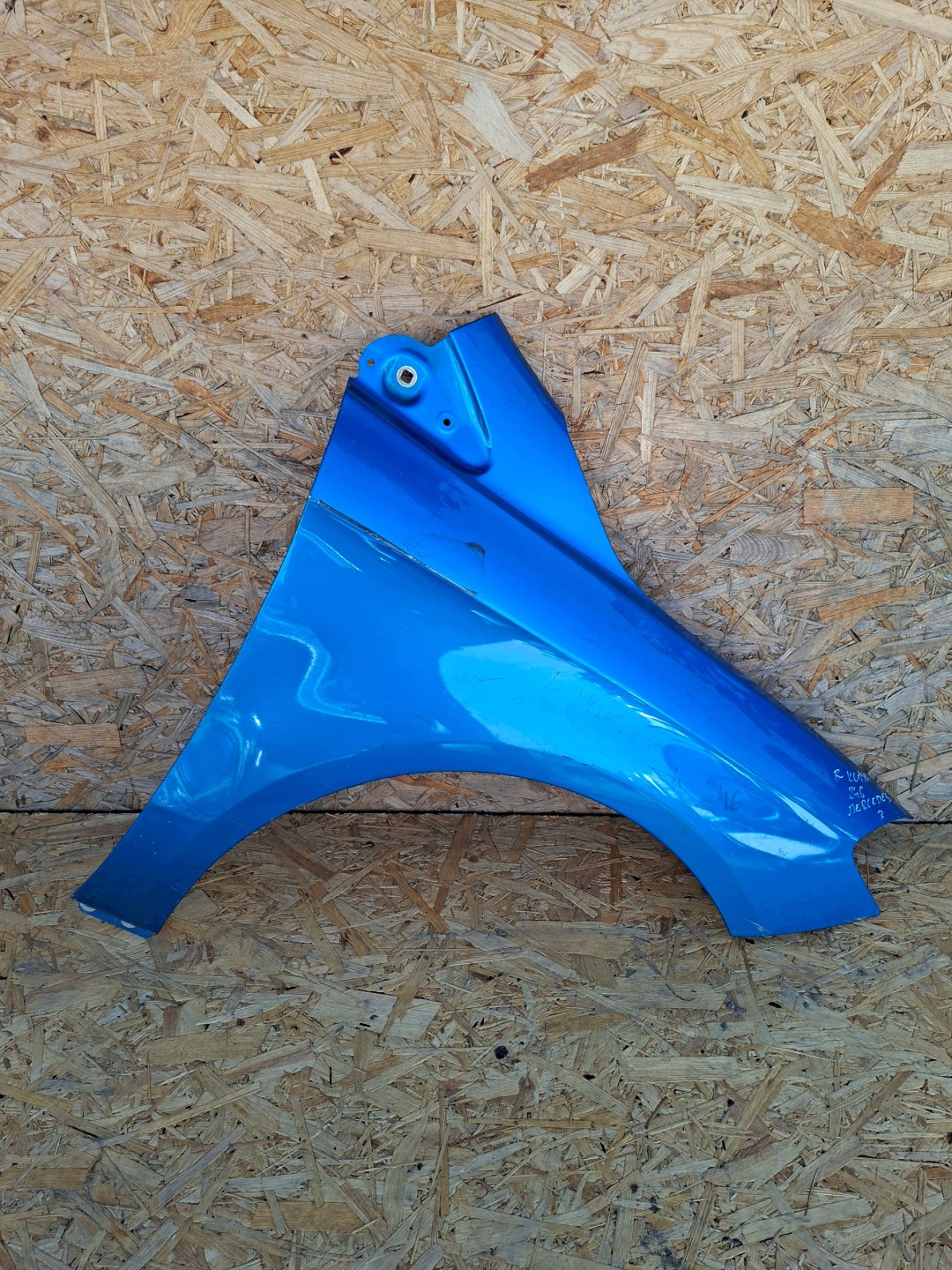 fender front front right MERCEDES B-KLASA 246