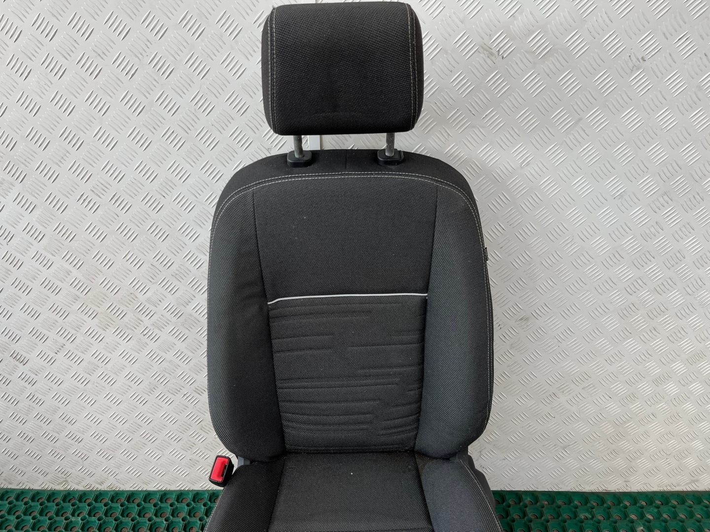 FORD CONNECT MK2 13-18 seat front left driver´s front