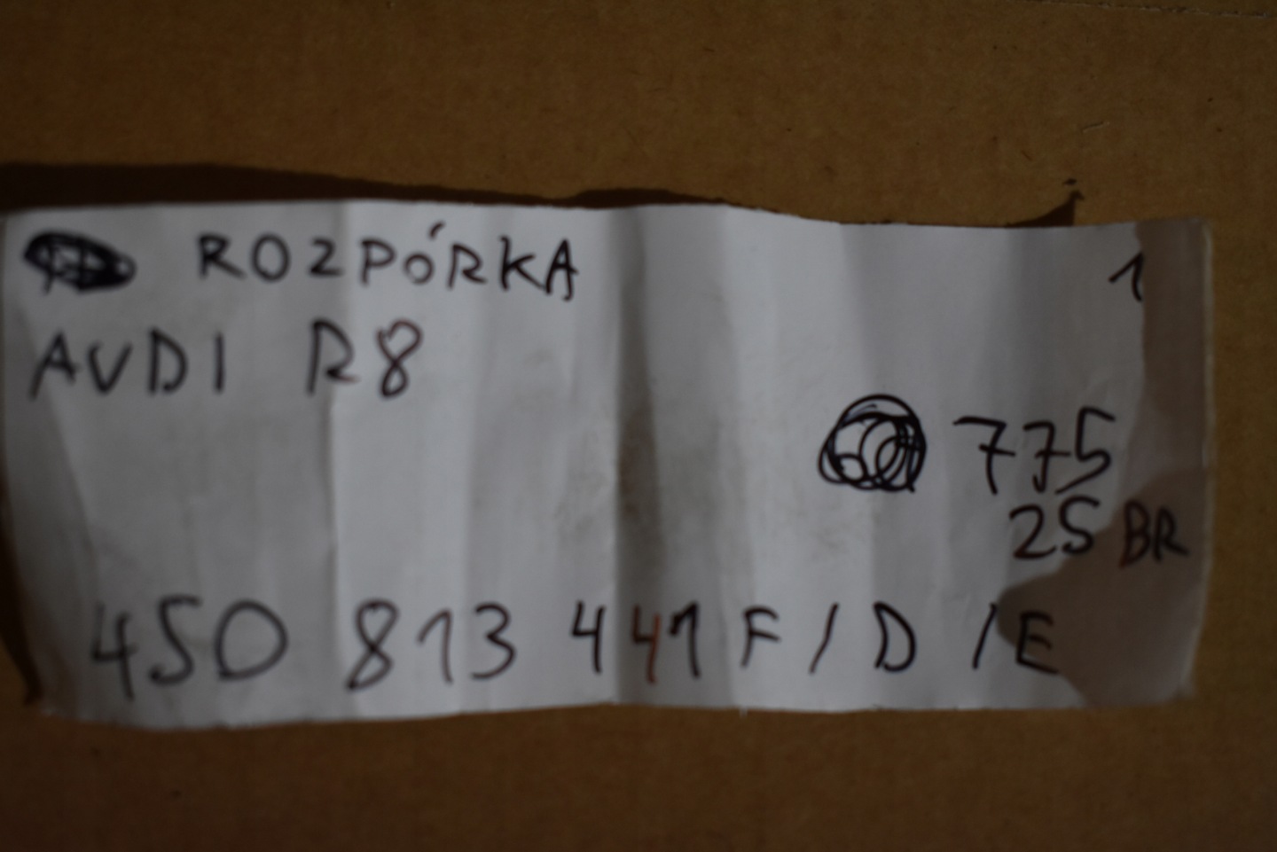 IDEALNA podpěra AUDI R8 1