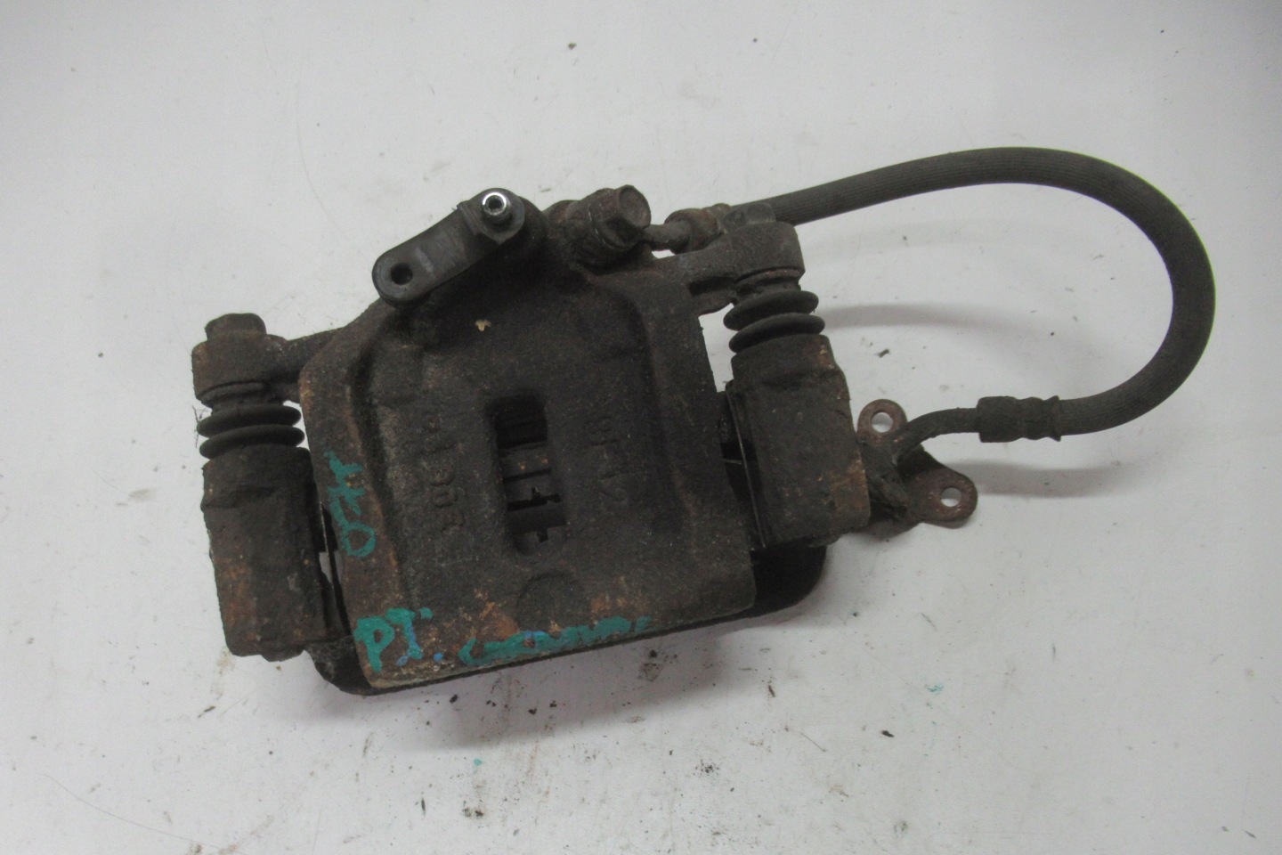 KIA CARNIVAL II 07R caliper right rear part