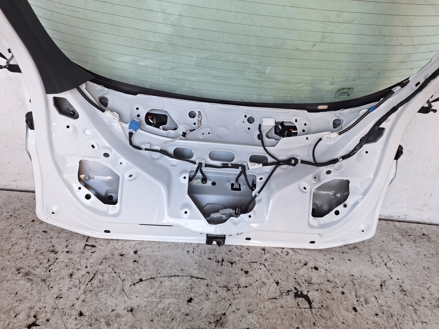 TOYOTA CH-R II 23-> heckklappe kofferraumdeckel 040