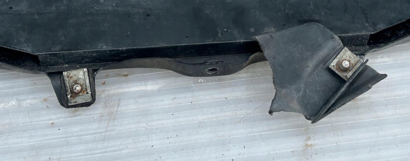 priečka horné steny predok BMW 7 F01
