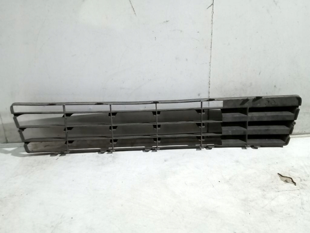 Suzuki Swift lV Lüftungsgitter mitte der Stoßstange 71721-463J00