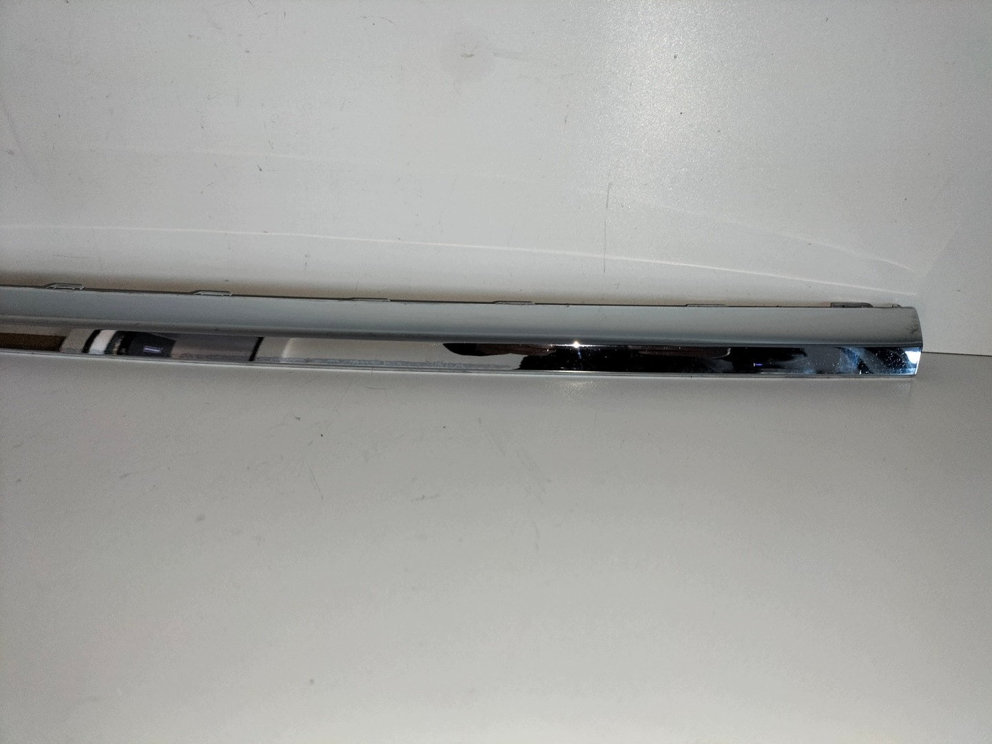 moulding cap chrom of a bumper front central VW T-ROC 17