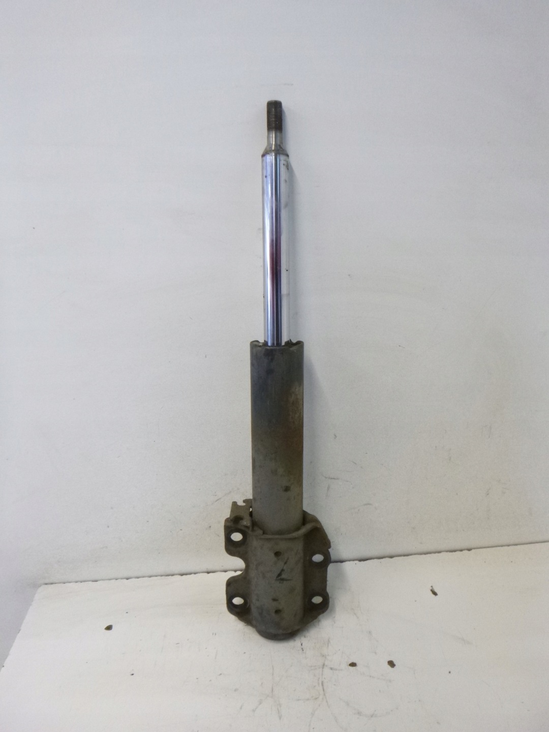 shock absorber front Mercedes Sprinter W903 2.9 97r.