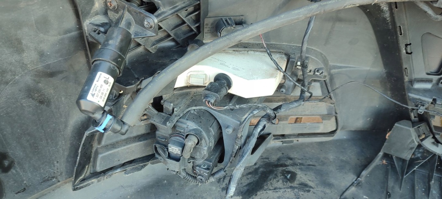bumper front front PDC washers VW Passat CC L041