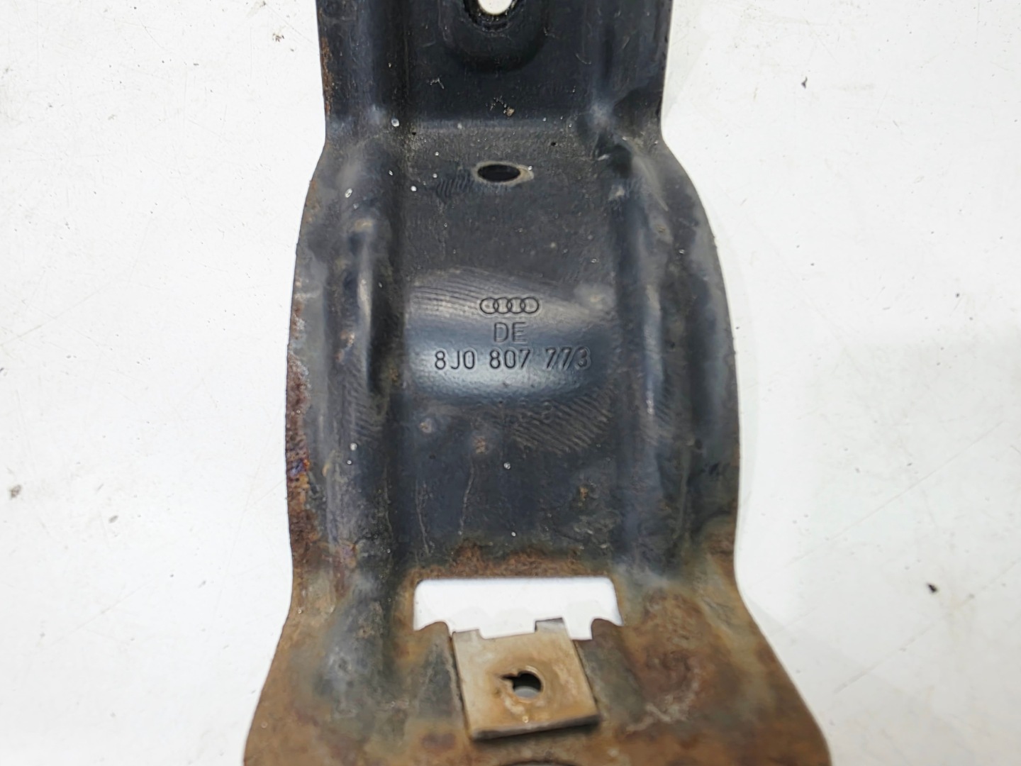Halter Blende Abdeckung der Stoßstange links oder rechts heck 8J0807773