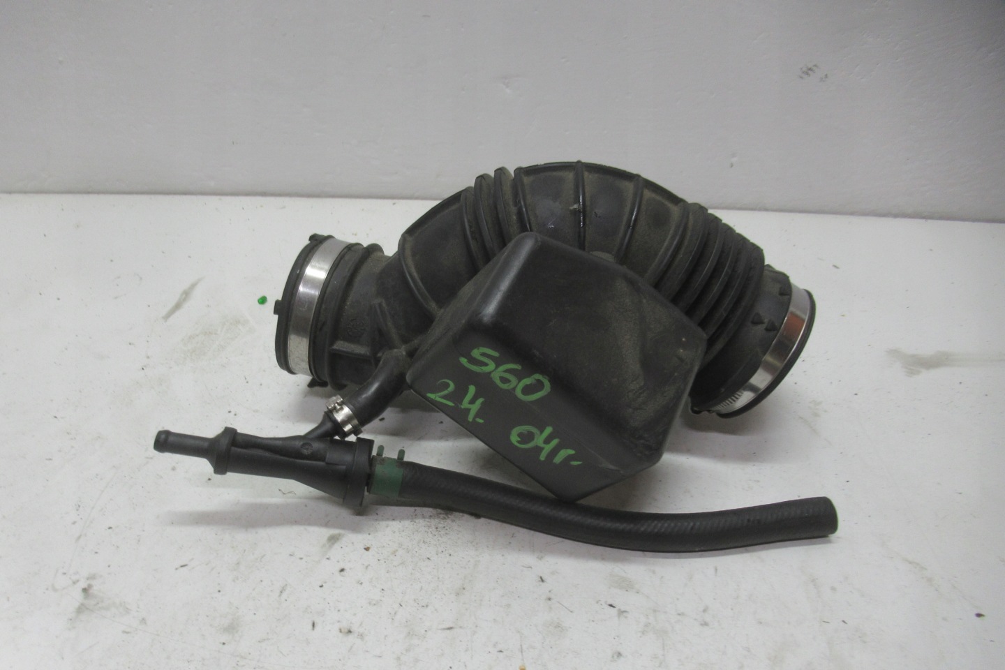 VOLVO S60 2.4 B pipe wiring intake air