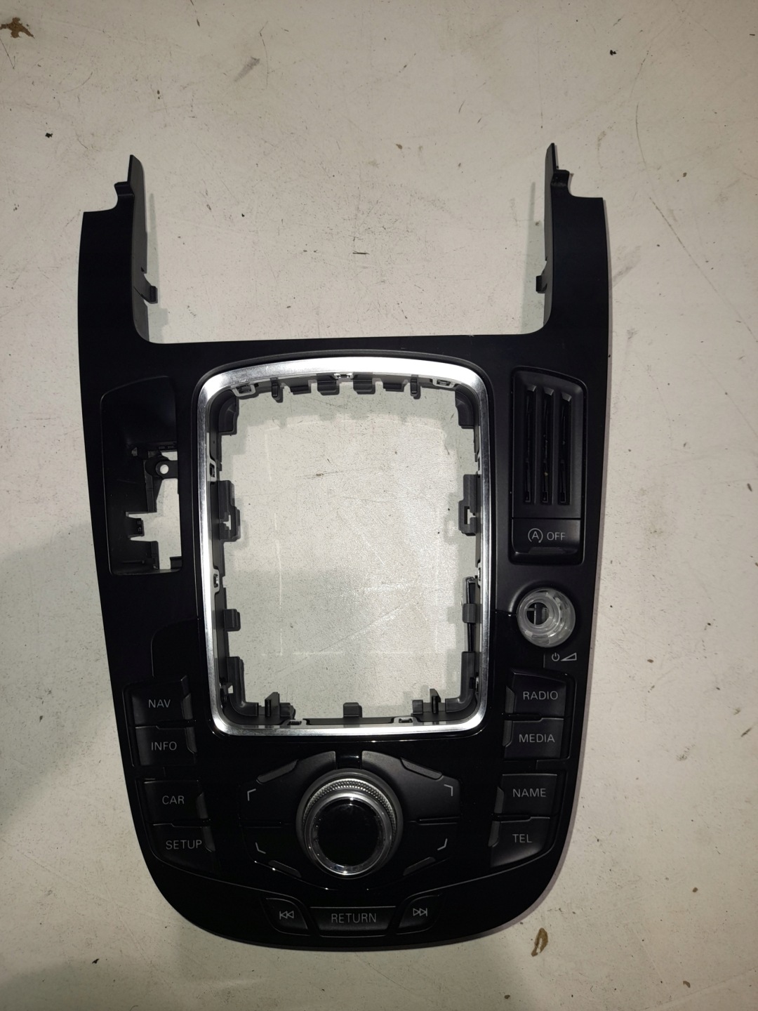 vezérlö panel CENTRALNY AUDI A4 B8