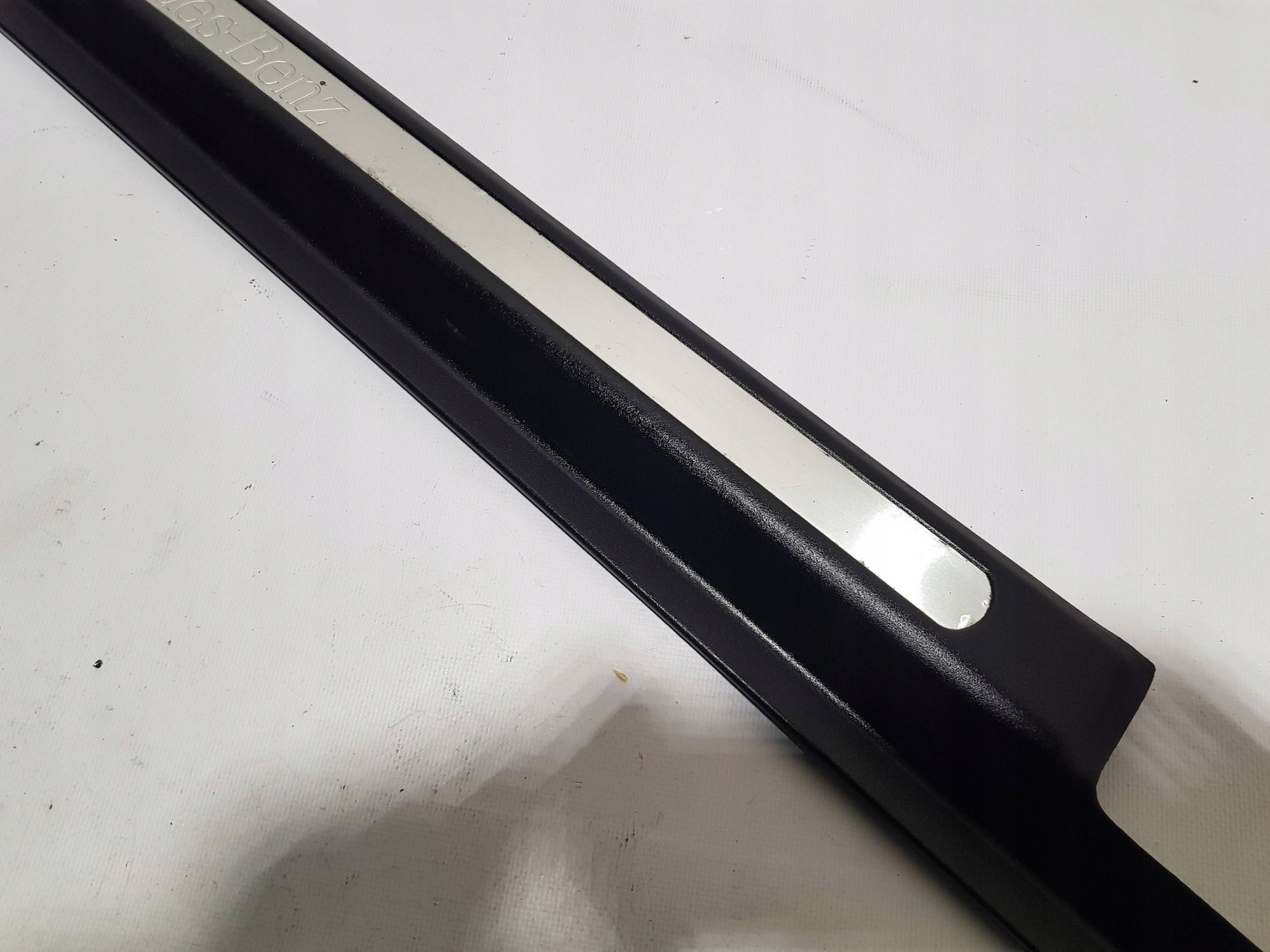 MERCEDES CLC CL203 moulding threshold cap inner right A2036802835
