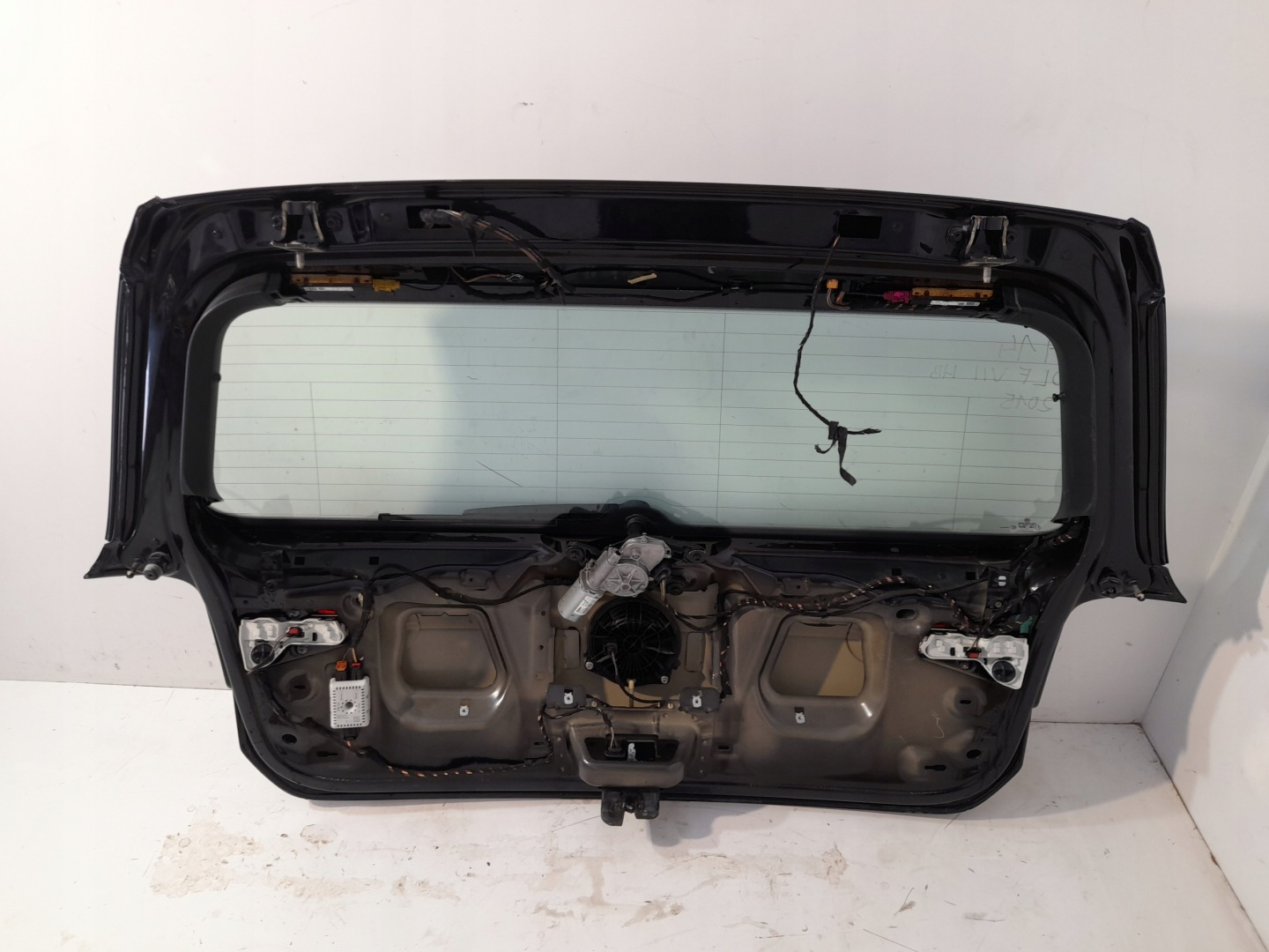 VW VOLKSWAGEN GOLF VII HATCHBACK 2015 rear trunk door (H14)