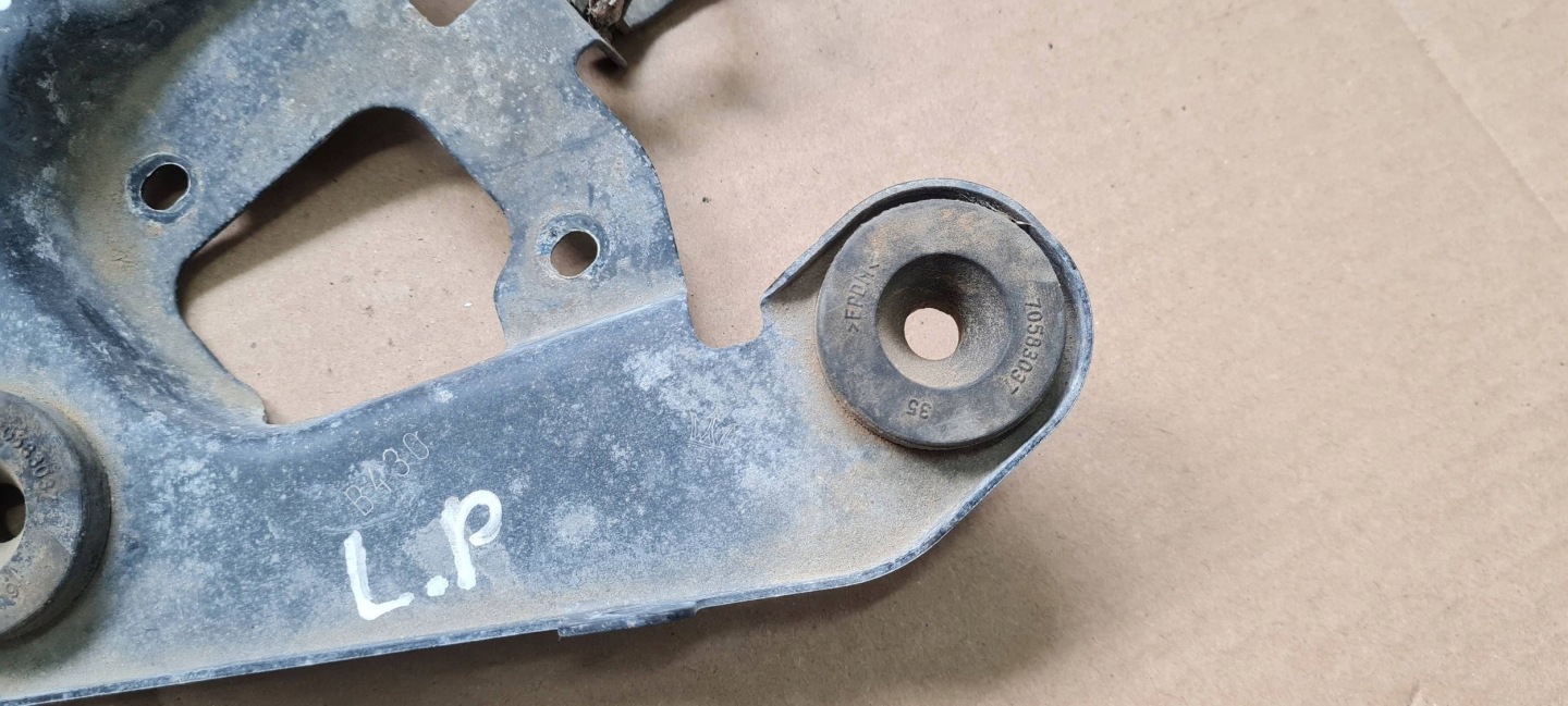 Maserati Quattroporte VI Halter Halter filter luft links vorne