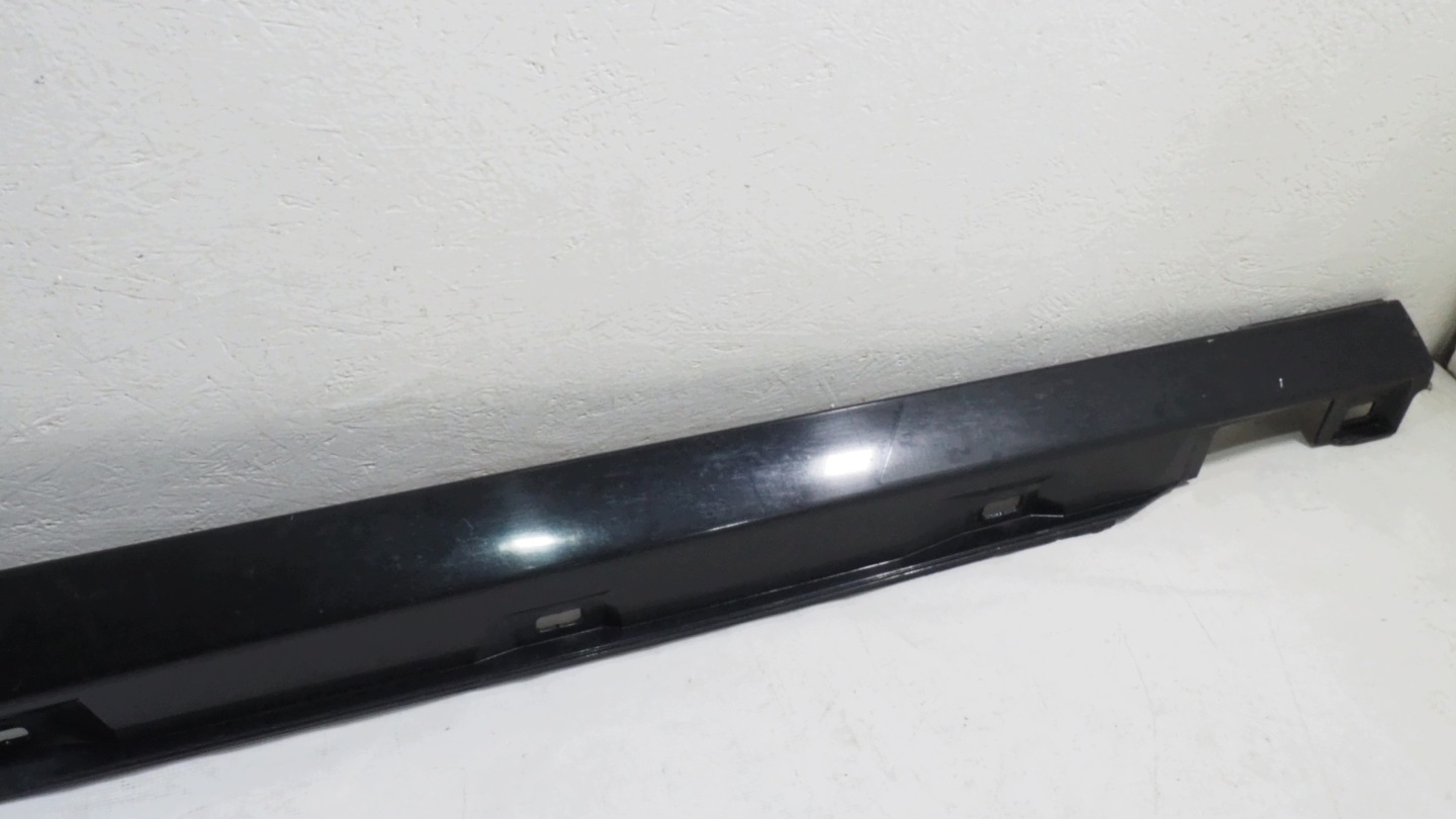 Audi A6 C7 moulage seuil droit 4G0853860D