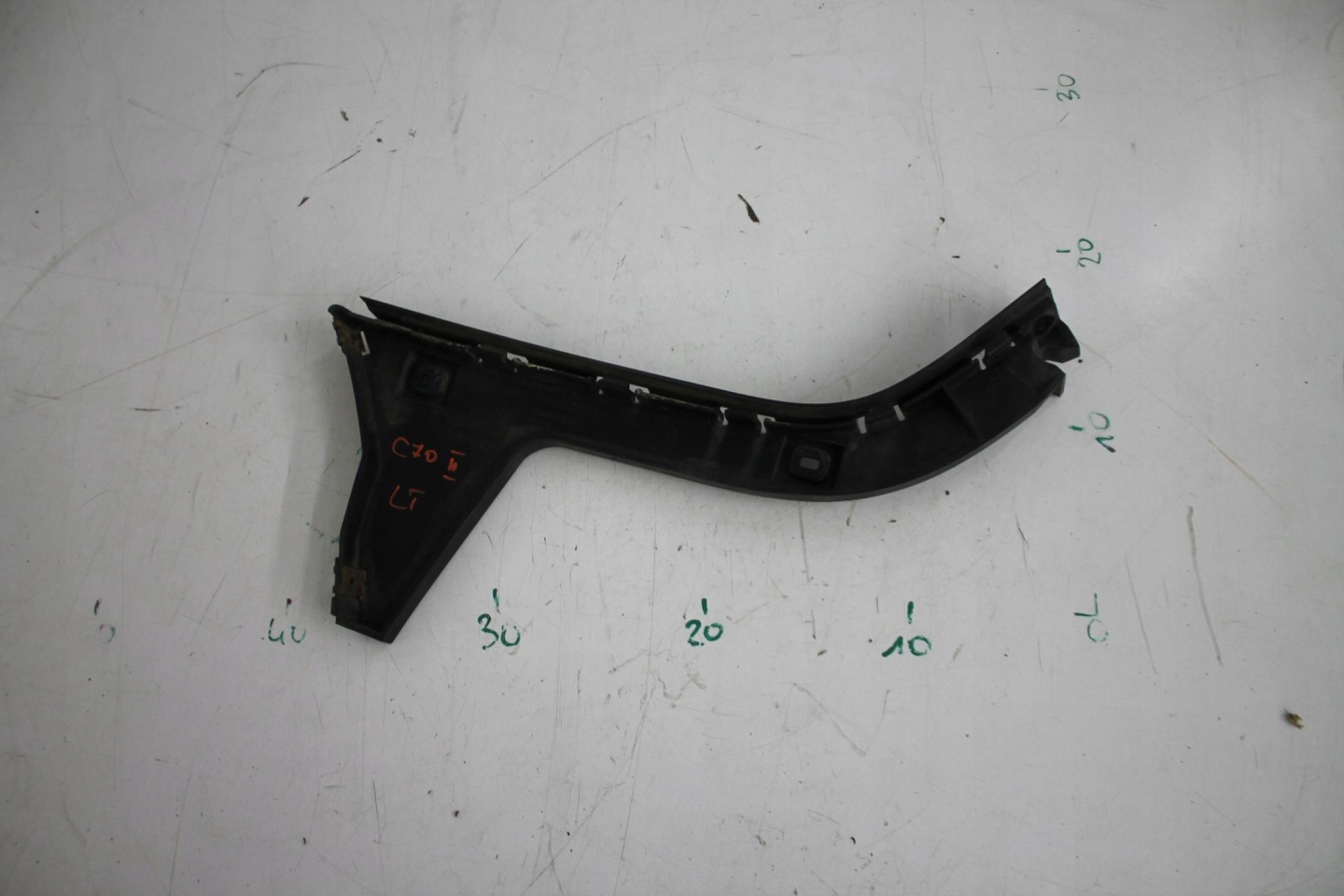 bumper bracket left rear part 09466906 VOLVO C70 II