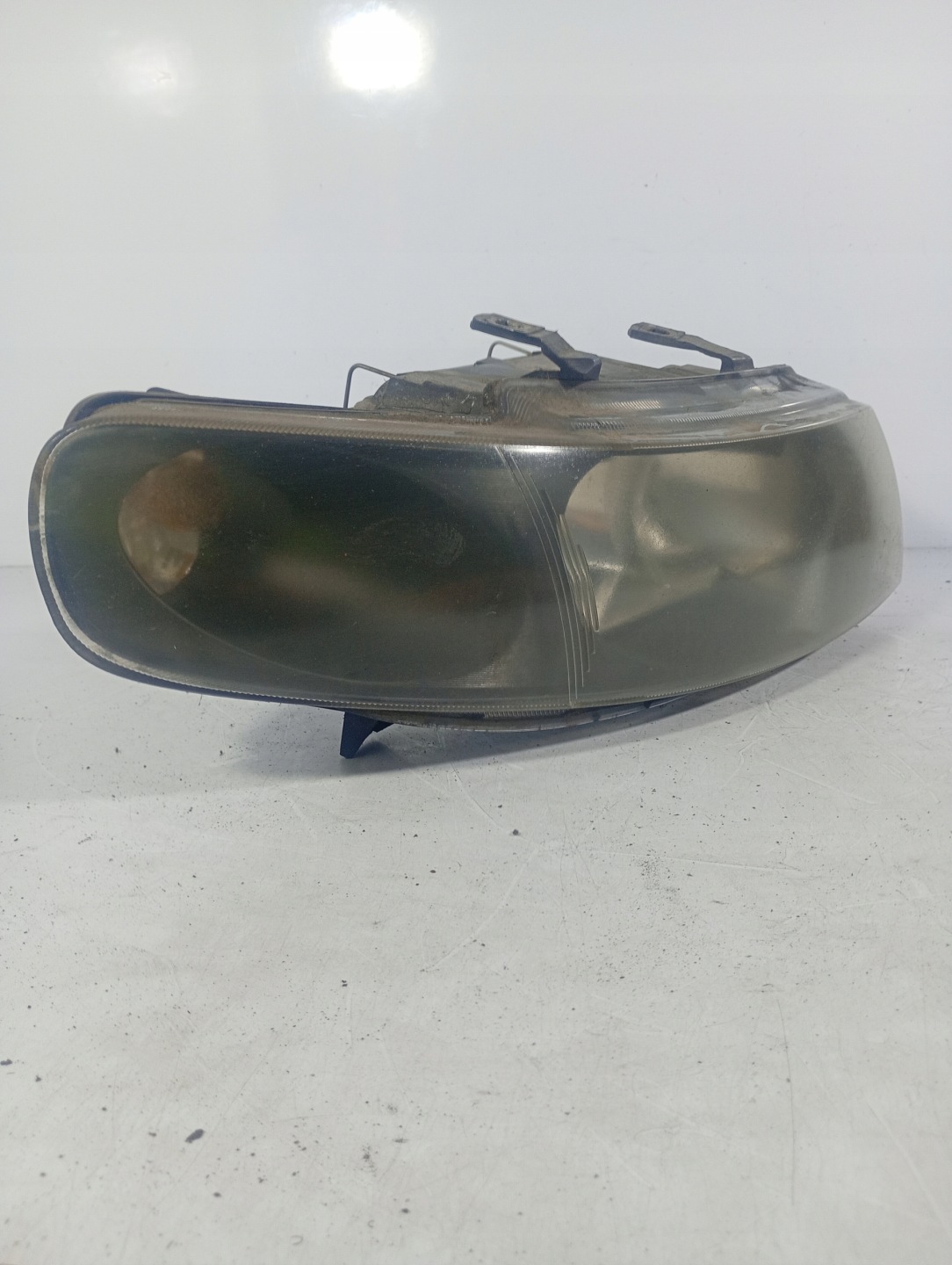 SEAT Toledo 2 II 98-05 REFLEKTOR right front front OE 67742701