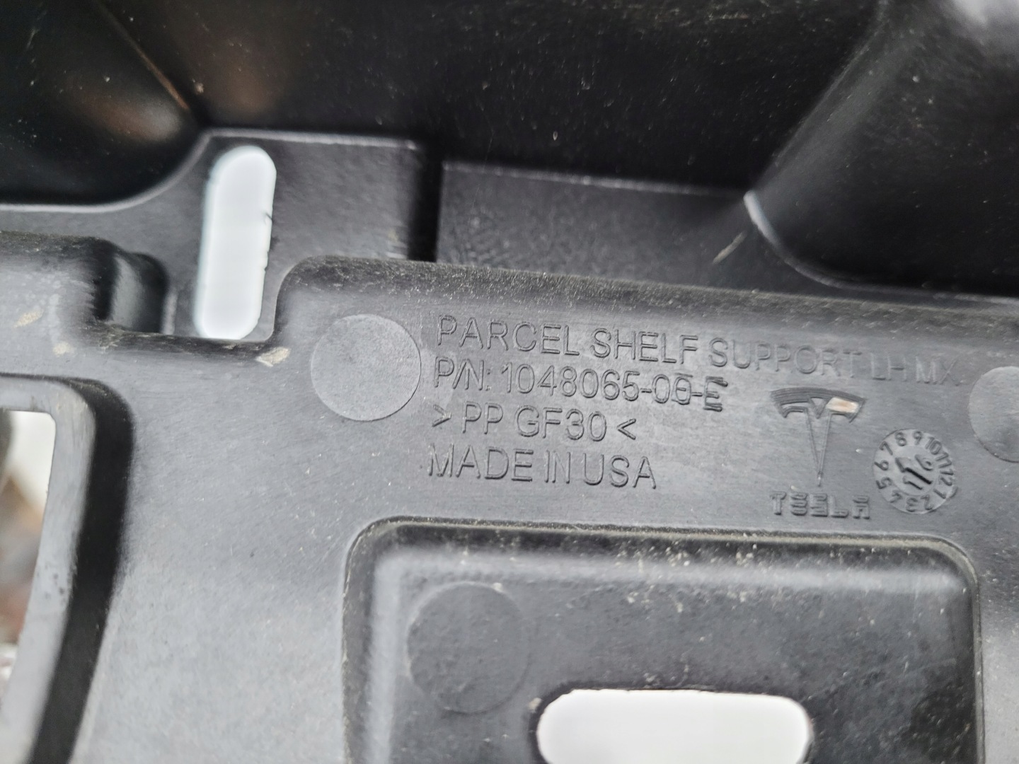 holder upholstery TESLA X 1048065-00