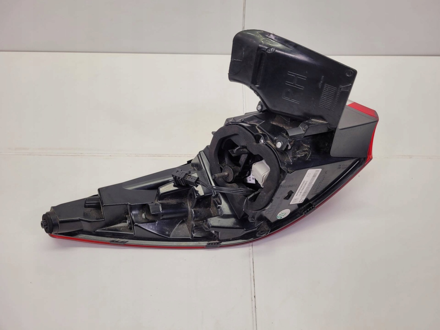 light rear right side Opel Grandland X 2019 81660201