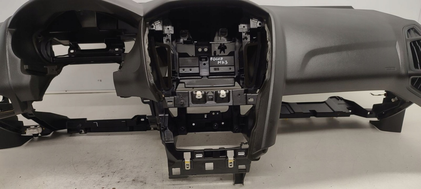 dashboard console airbags tension belts Ford Focus MK3 1,6 TDCI