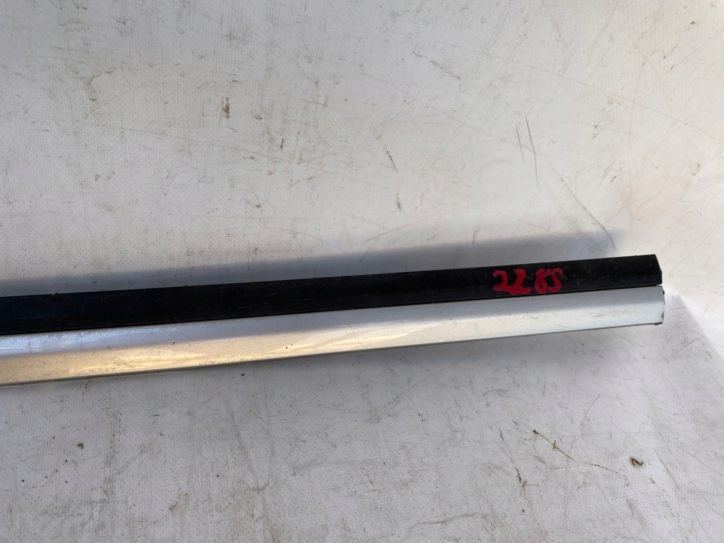 VW PASSAT B7 14- moulding door front left 3AA854939A