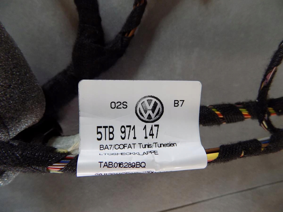 VW TOURAN 5T bundle bonnet rear part 5TB971147
