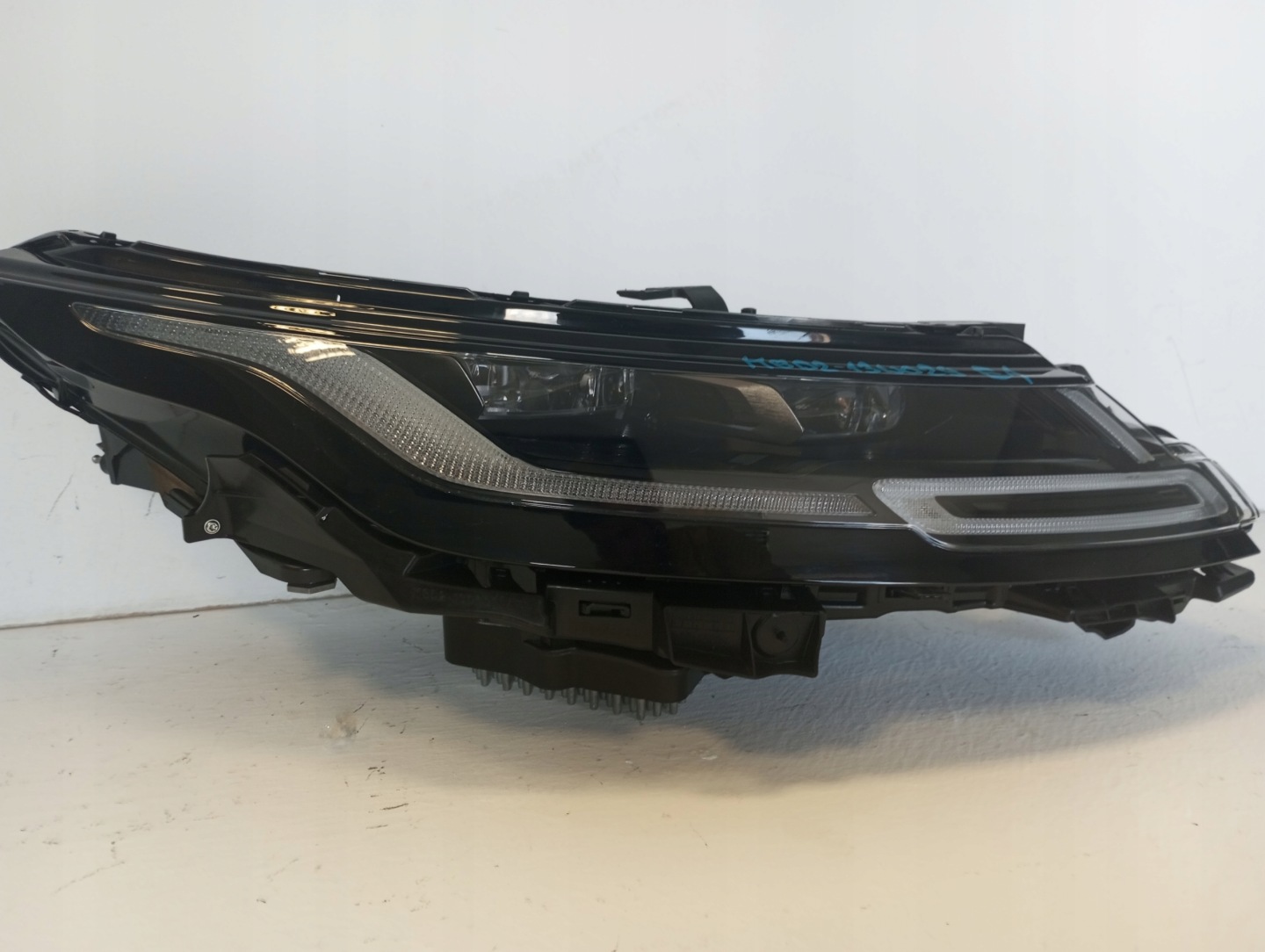 light FULL LED RANGE ROVER EVOQUE II M8D2-13W029-EA