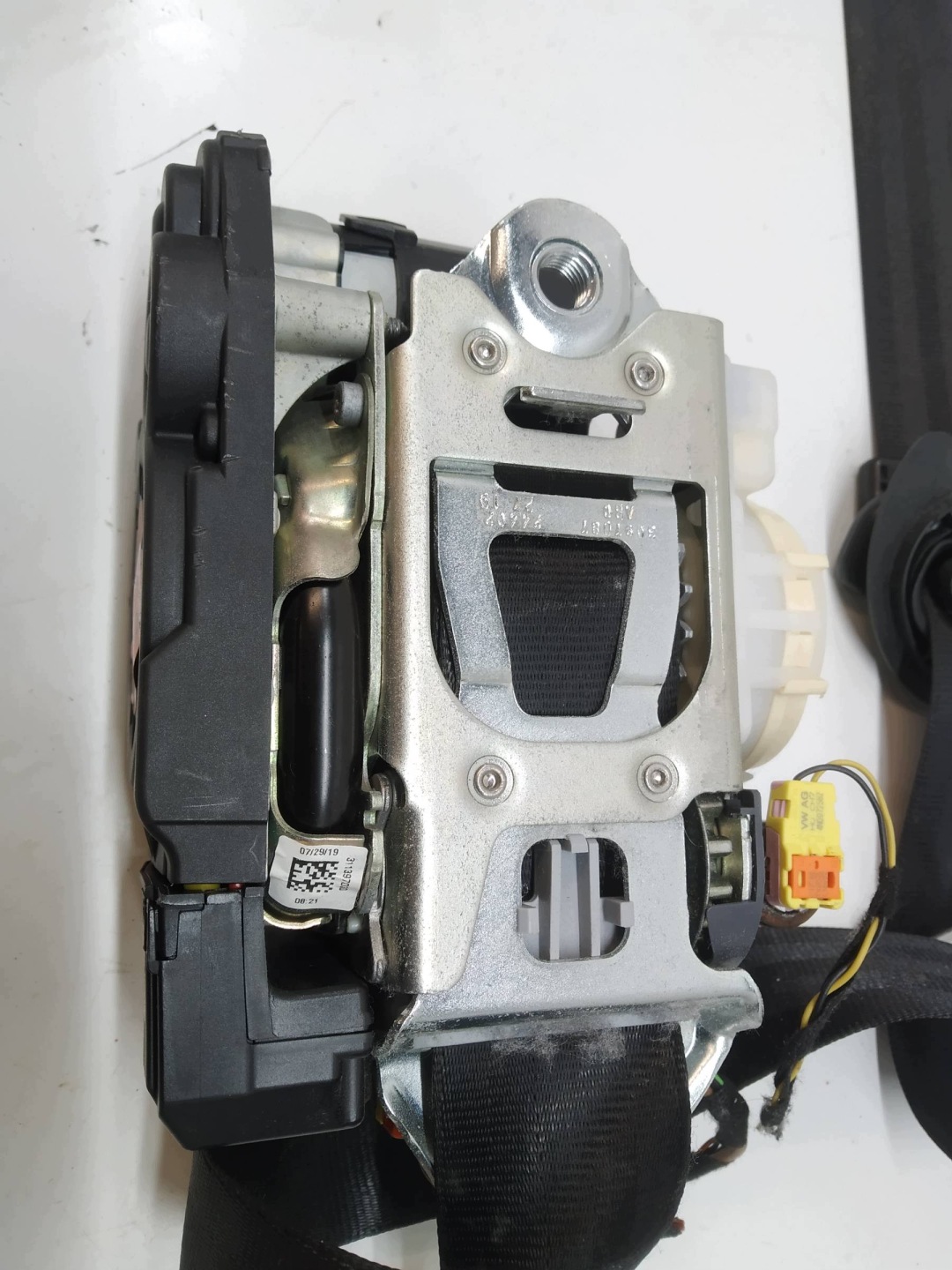tension belt safety left front driver´s 309764800001 Audi A6 V (2018-) C8