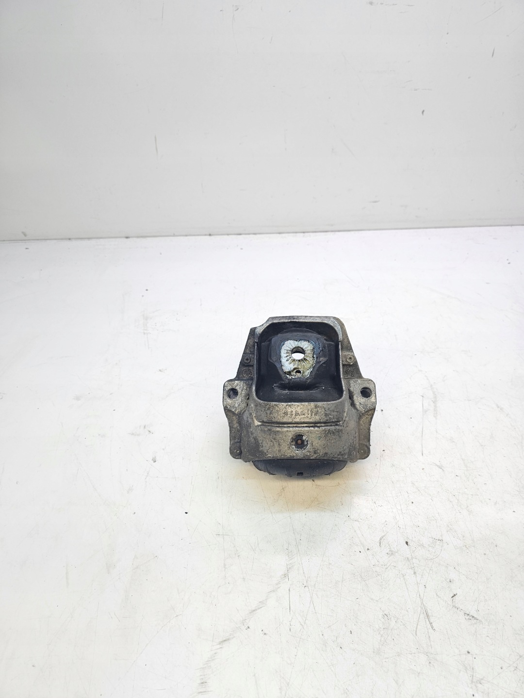 engine mount L P AUDI A4 B8 A5 Q5 8R0199381AM